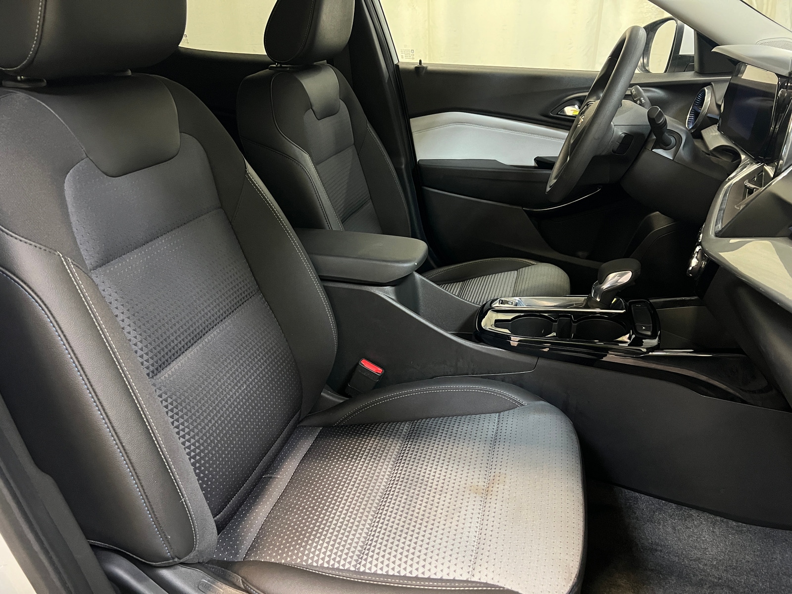 Thumbnail: 2025 Chevrolet Trax - 2