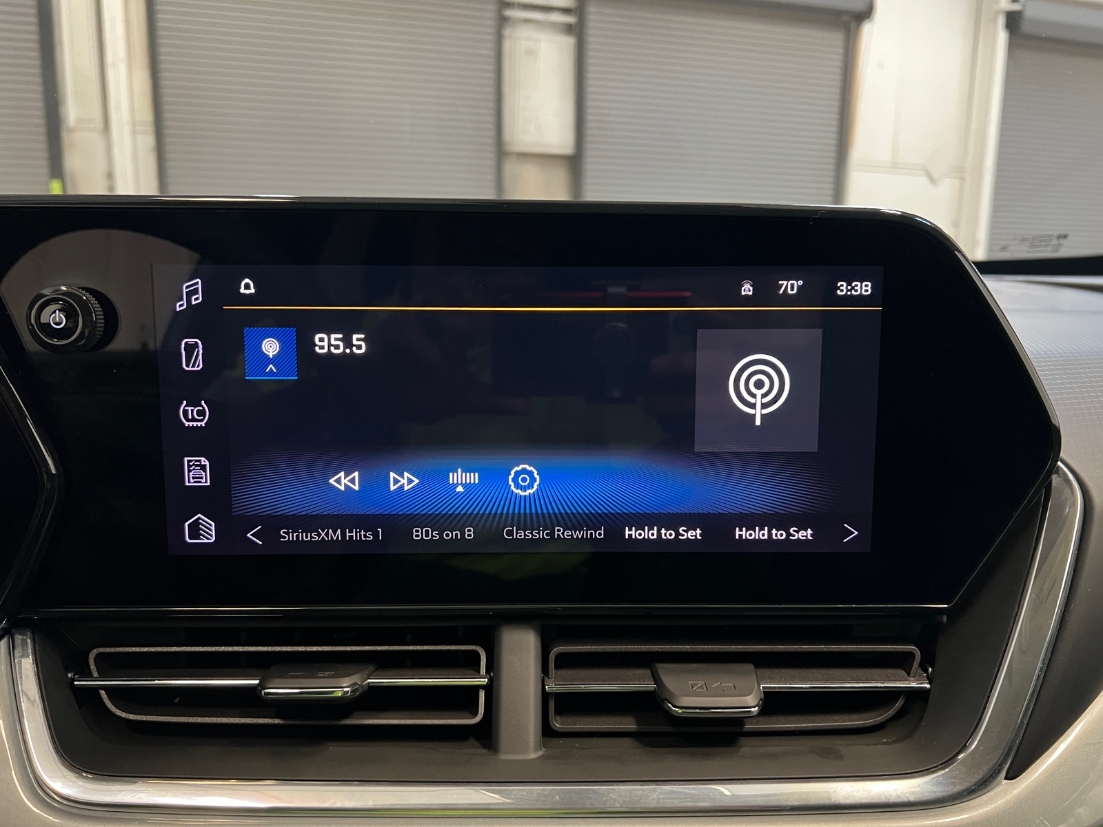 Thumbnail: 2025 Chevrolet Trax - 4