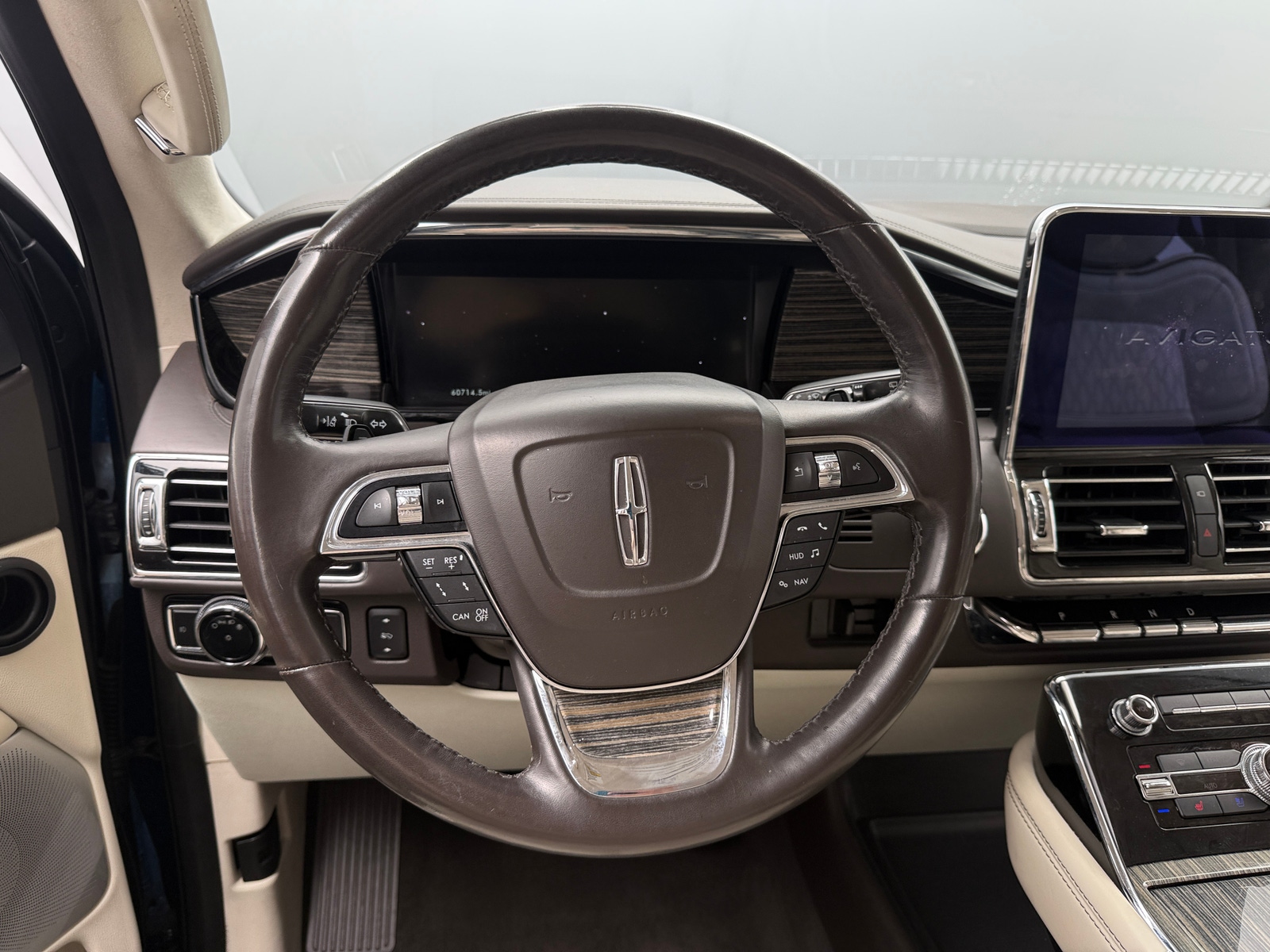Thumbnail: 2019 Lincoln Navigator - 4