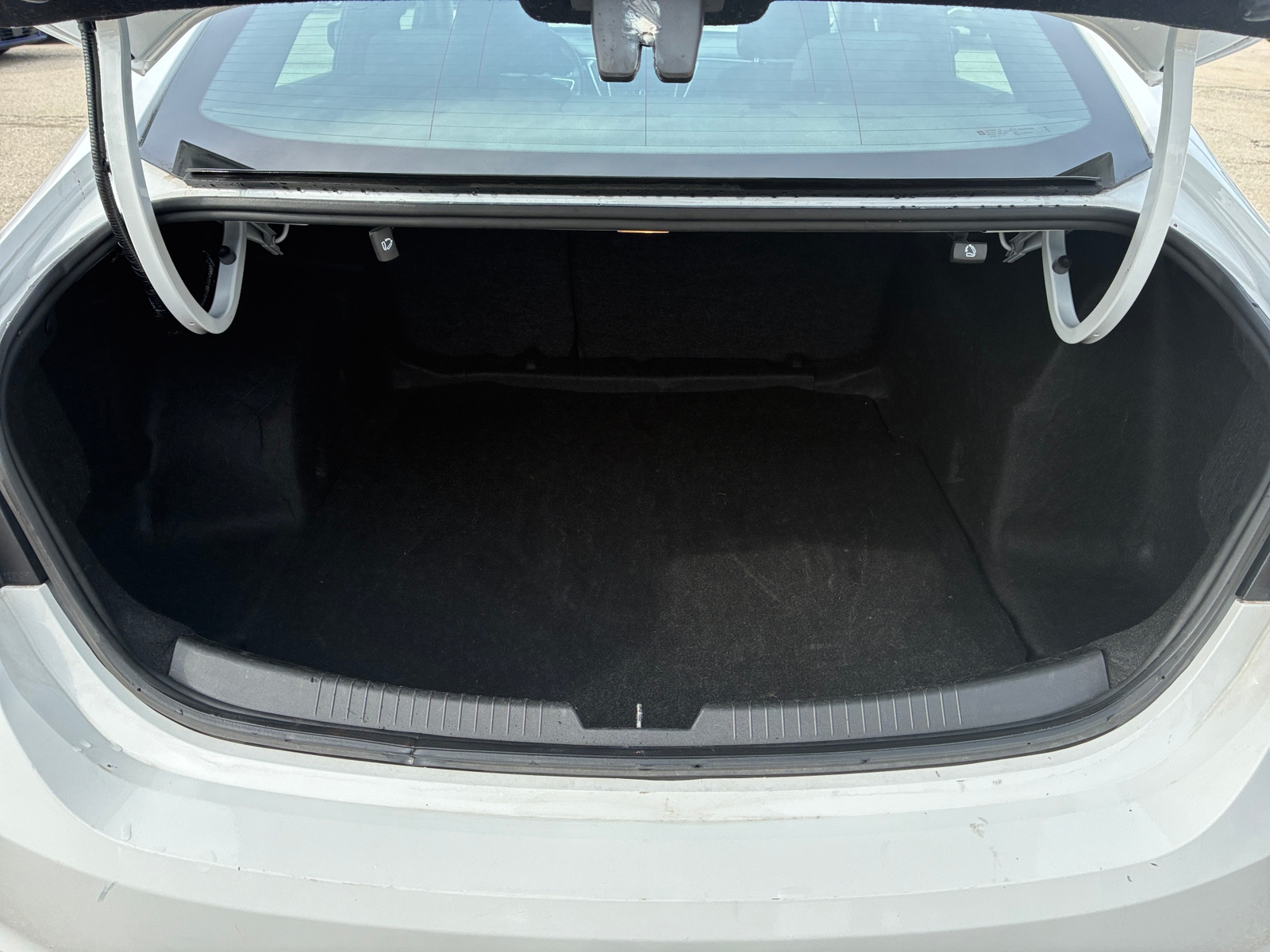 Thumbnail: 2023 Chevrolet Malibu - 6