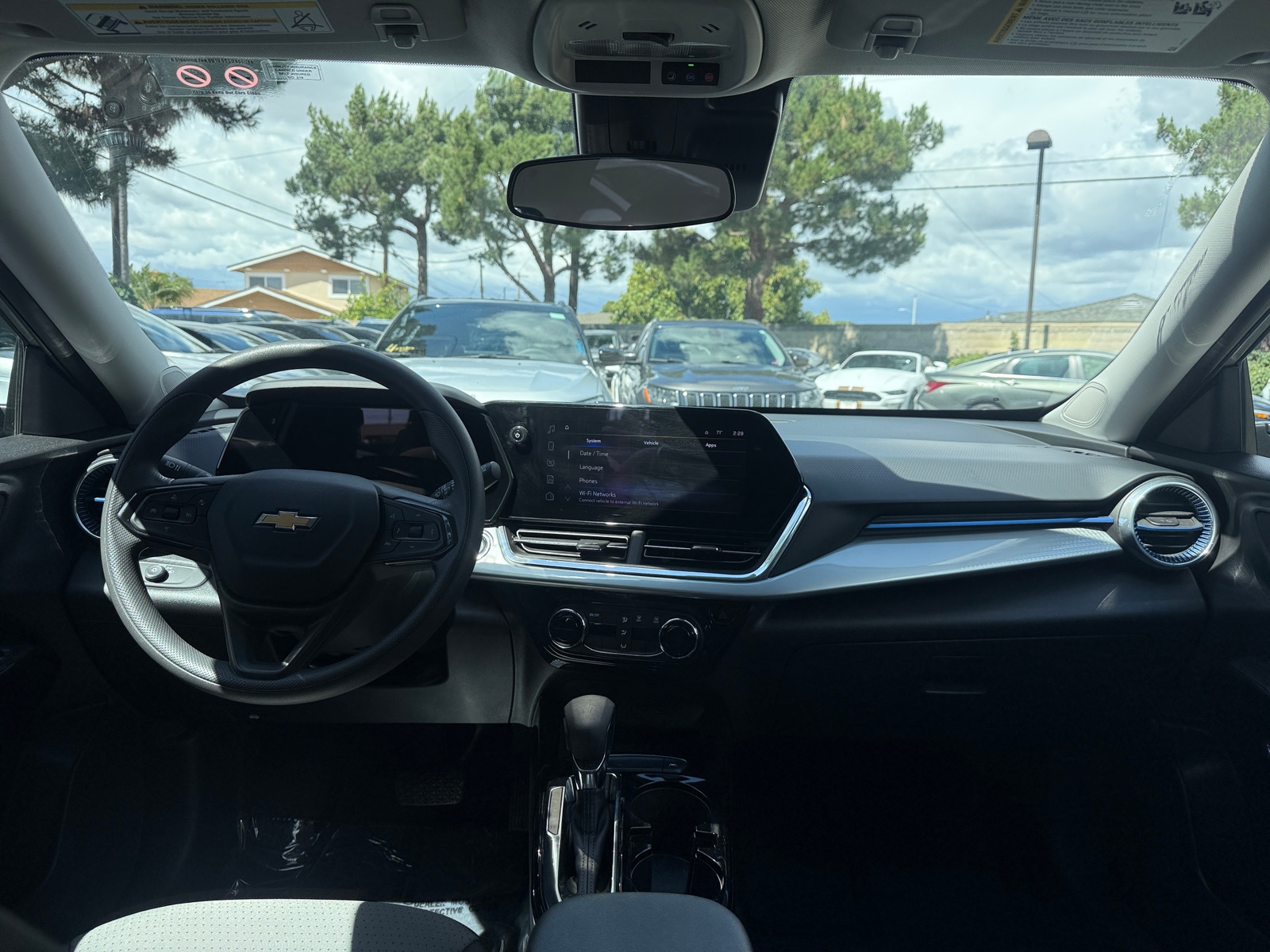 Thumbnail: 2025 Chevrolet Trax - 3