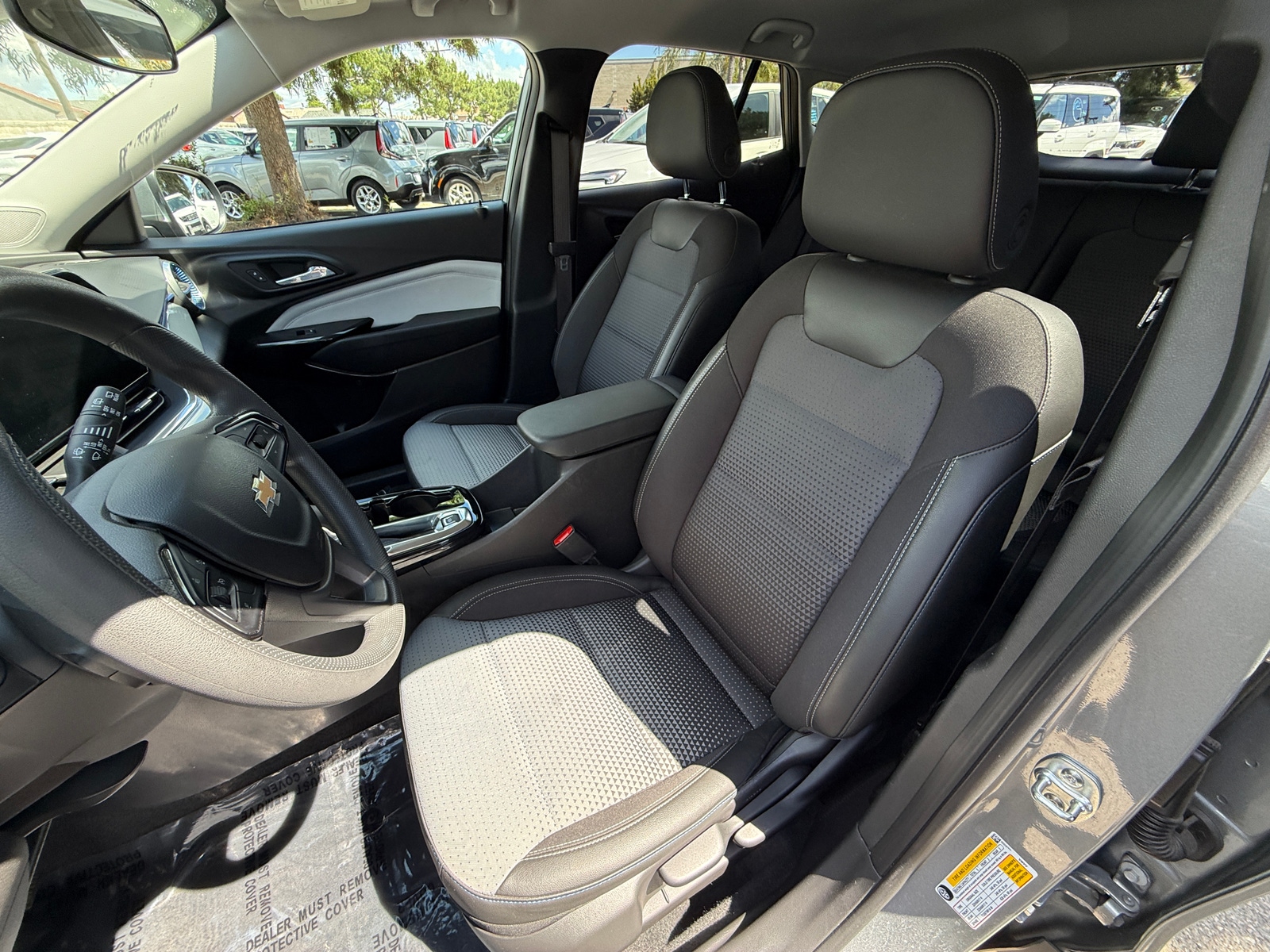 Thumbnail: 2025 Chevrolet Trax - 2