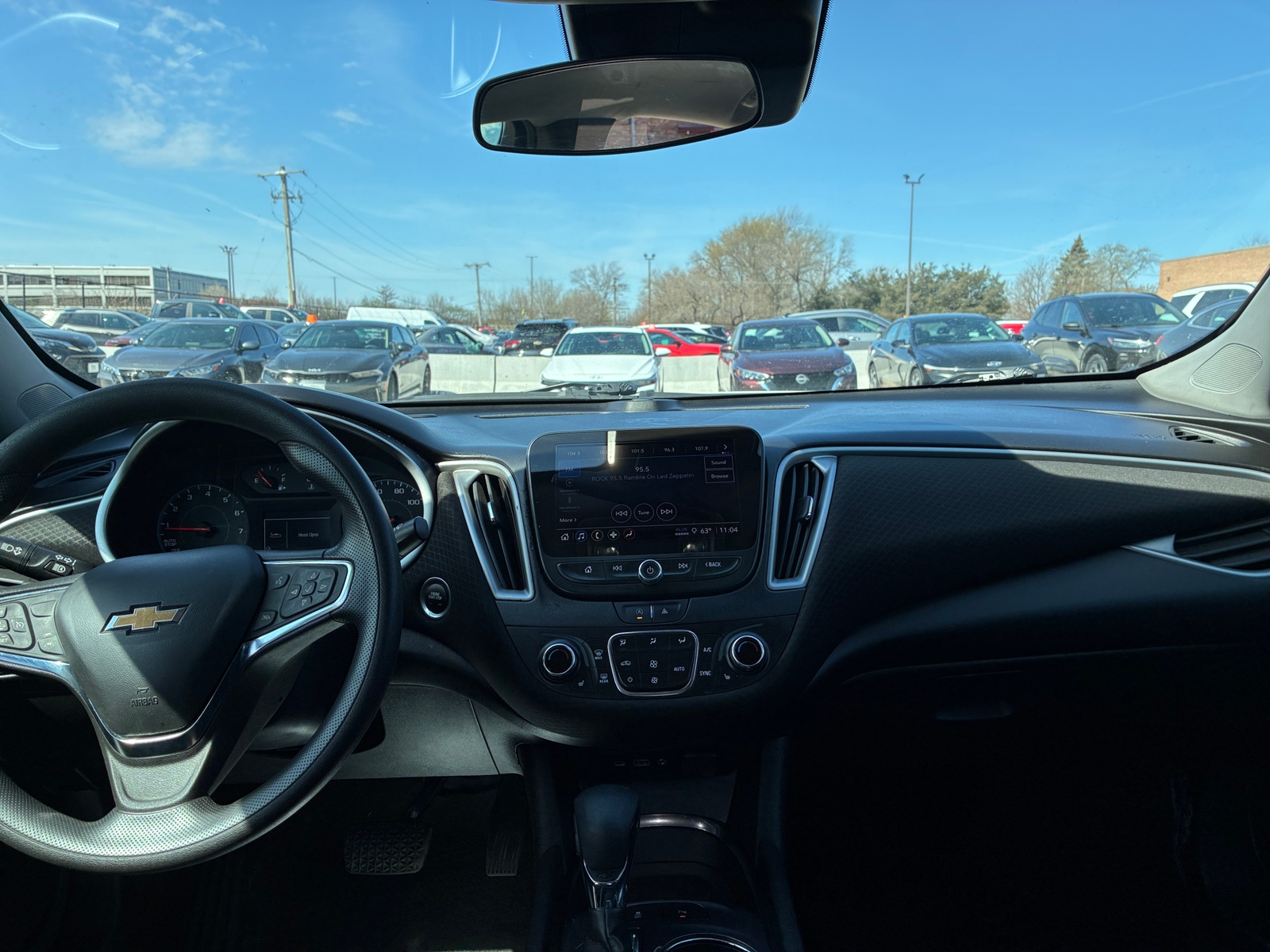 Thumbnail: 2023 Chevrolet Malibu - 3