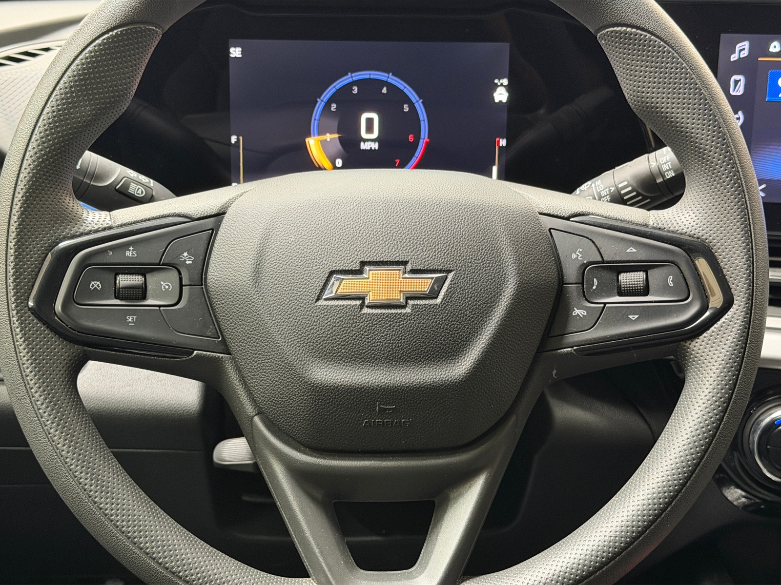 Thumbnail: 2025 Chevrolet Trax - 5