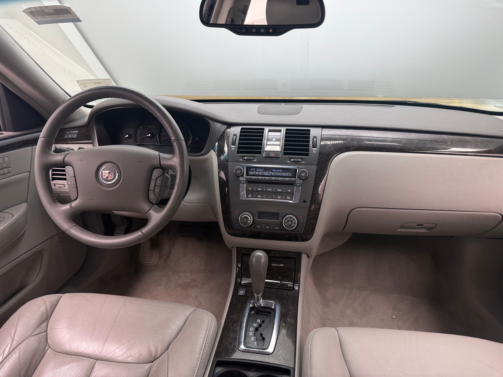 Thumbnail: 2011 Cadillac DTS - 2