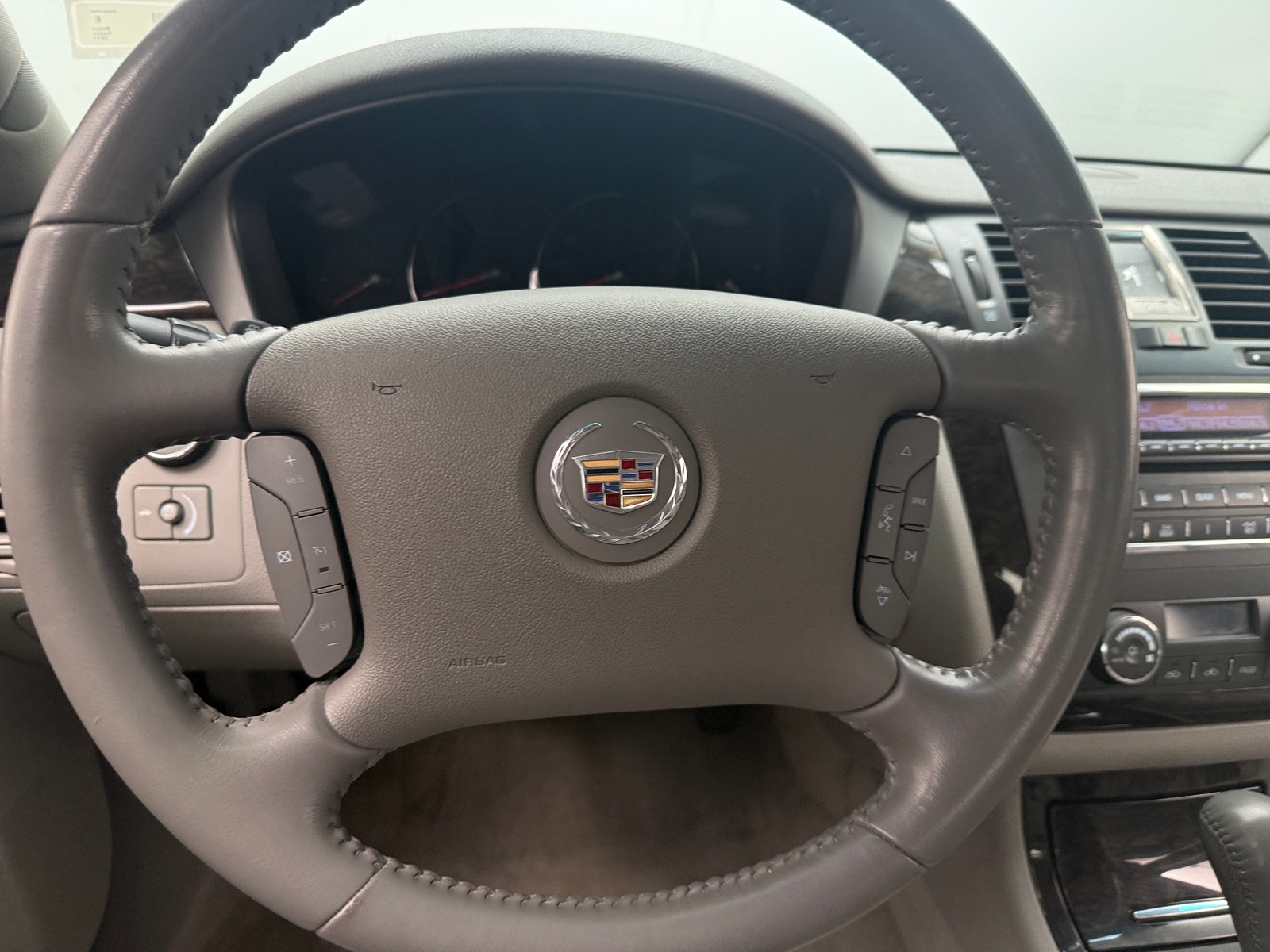 Thumbnail: 2011 Cadillac DTS - 4