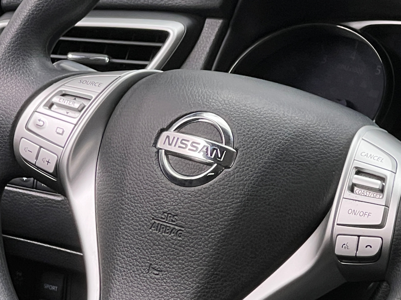Thumbnail: 2015 Nissan Rogue - 5