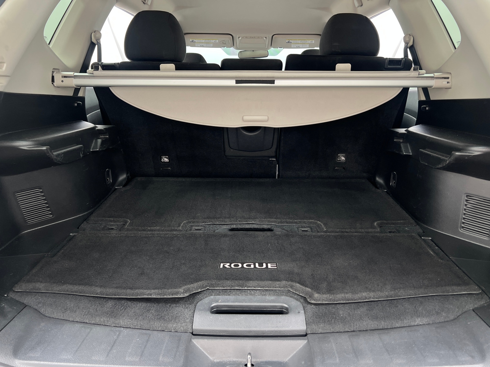 Thumbnail: 2015 Nissan Rogue - 7