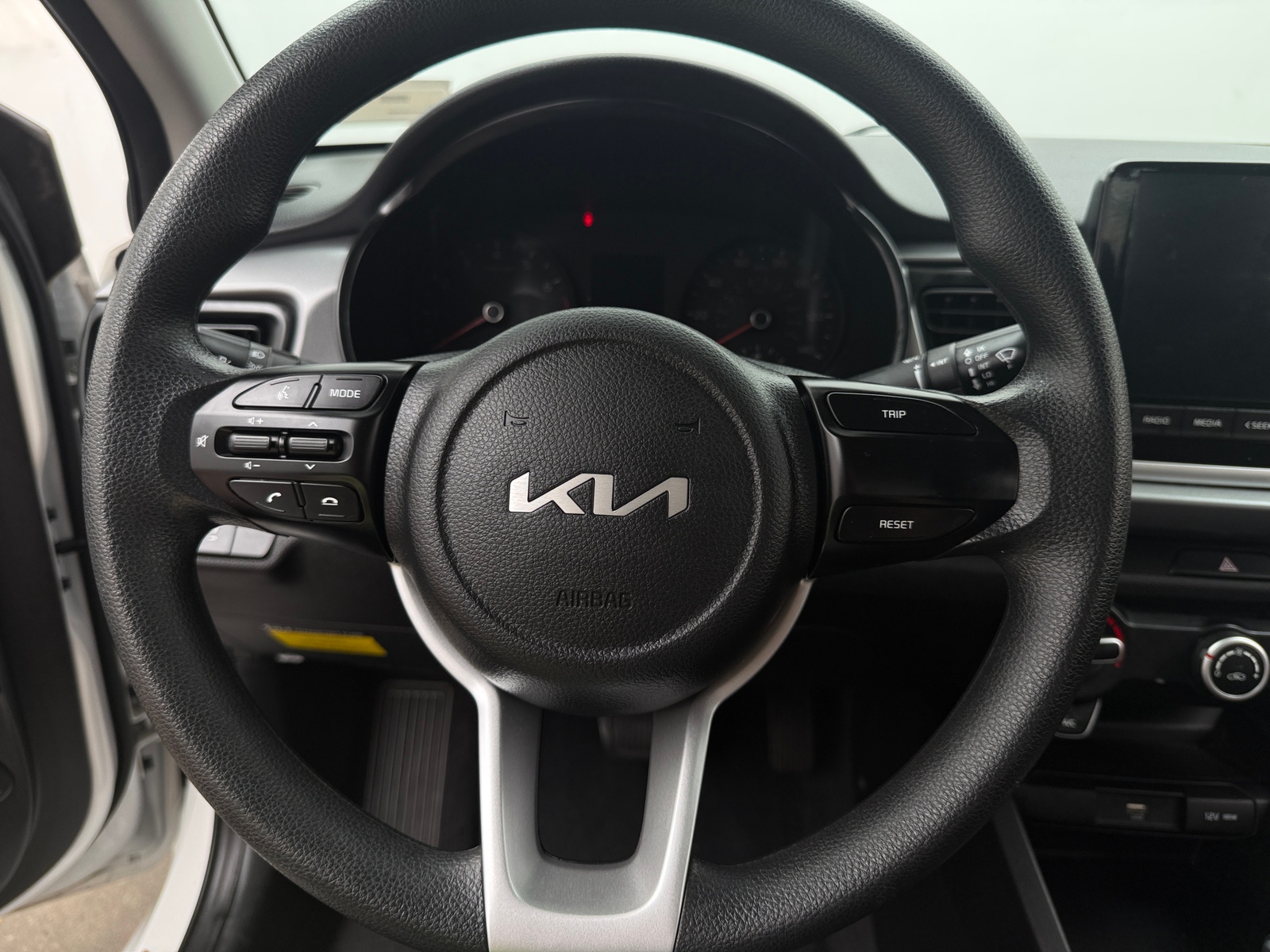 Thumbnail: 2022 Kia Rio - 5