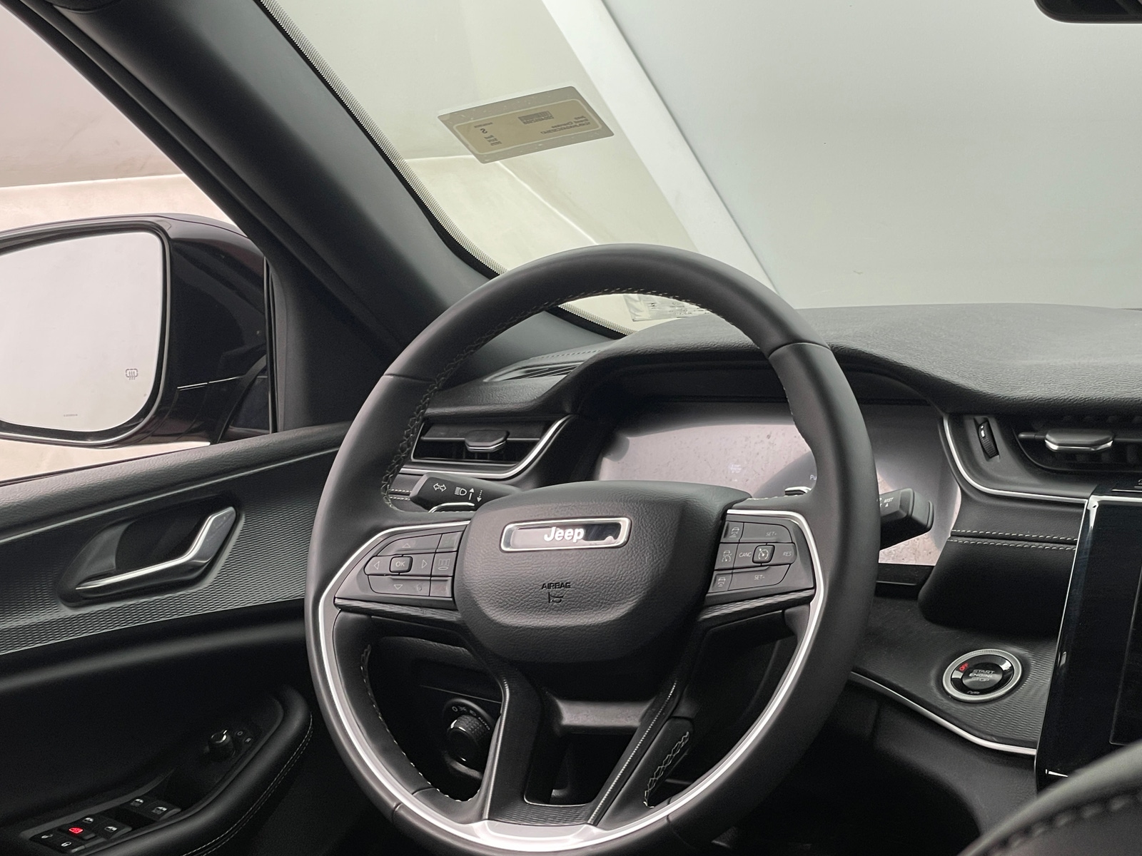 Thumbnail: 2025 Jeep Grand Cherokee - 4