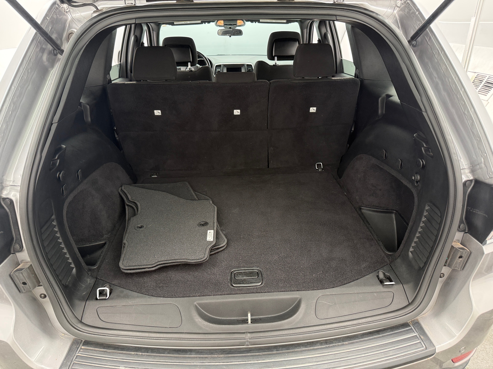 Thumbnail: 2020 Jeep Grand Cherokee - 7