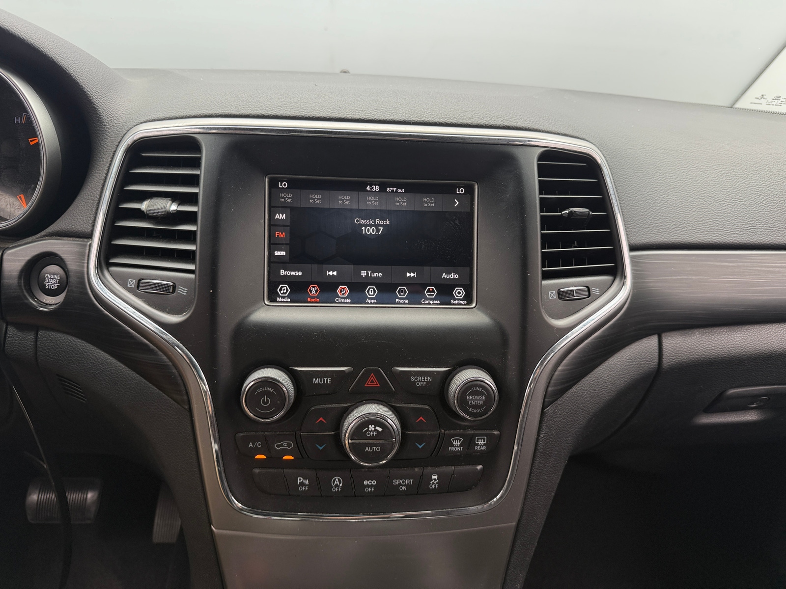 Thumbnail: 2020 Jeep Grand Cherokee - 4