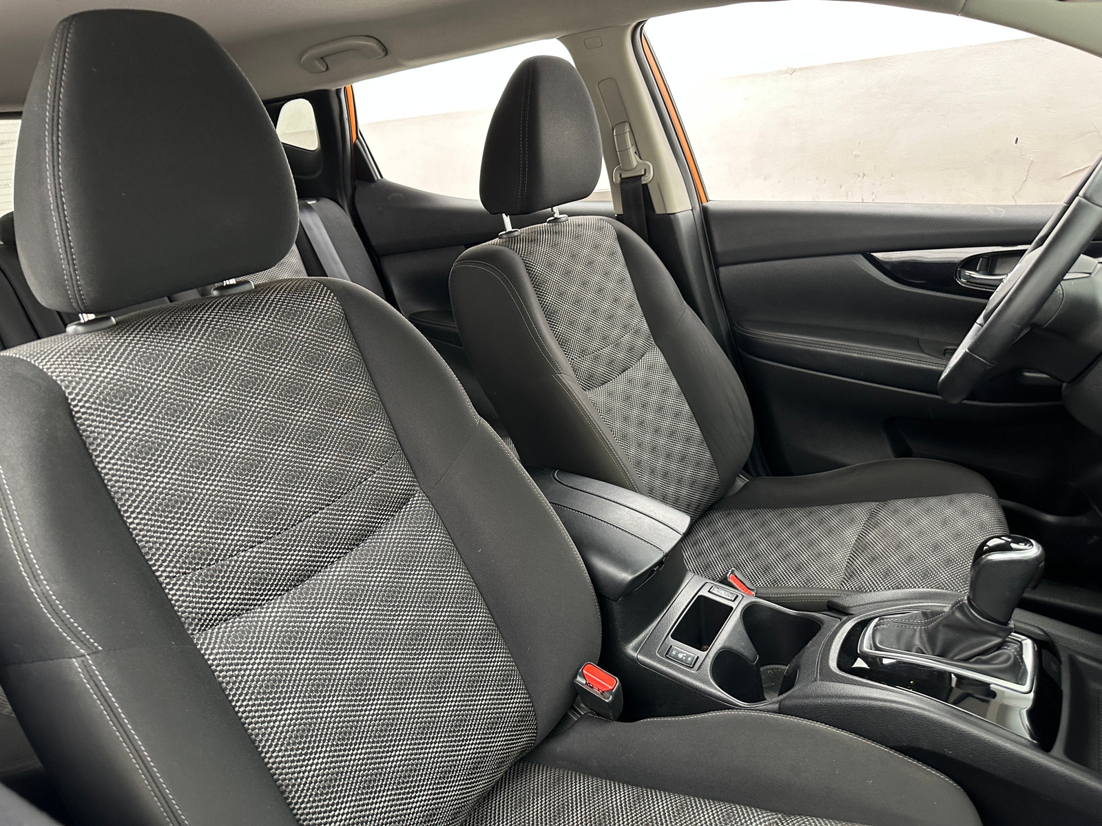 Thumbnail: 2017 Nissan Rogue Sport - 2