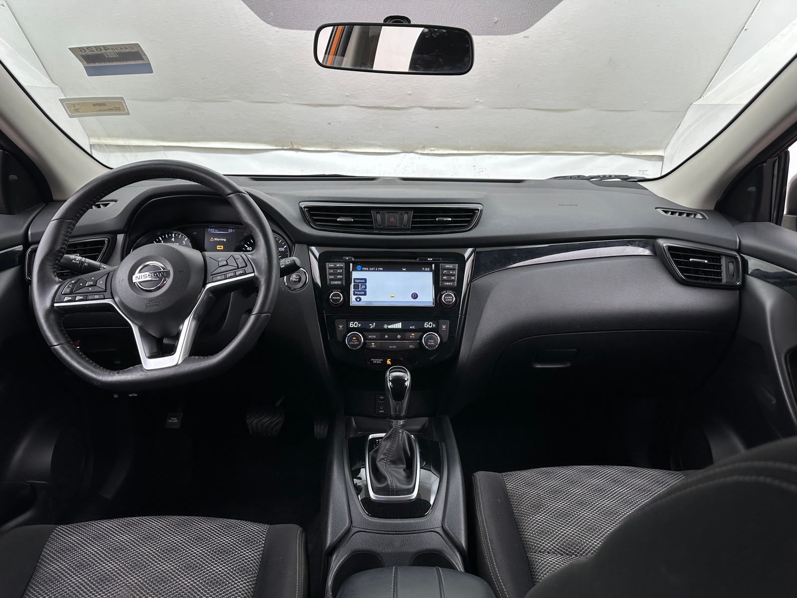 Thumbnail: 2017 Nissan Rogue Sport - 3