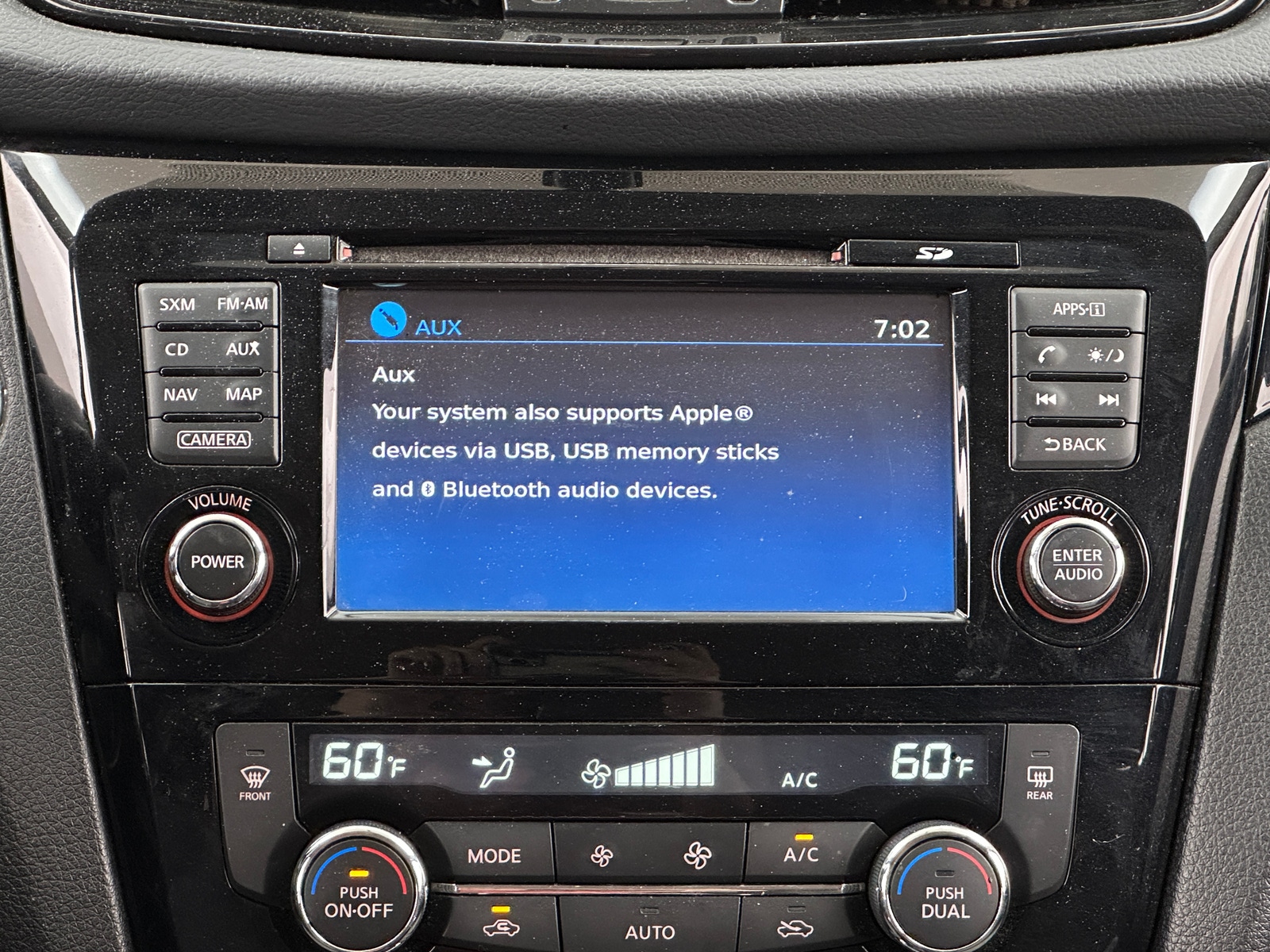 Thumbnail: 2017 Nissan Rogue Sport - 4