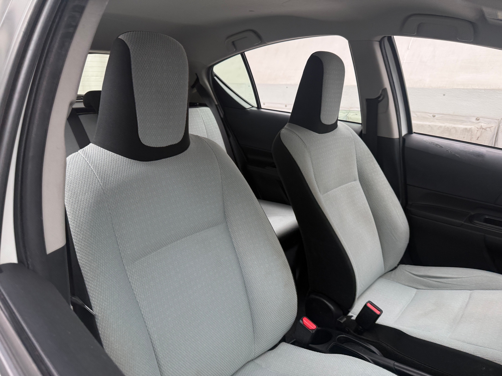 Thumbnail: 2015 Toyota Prius c - 2