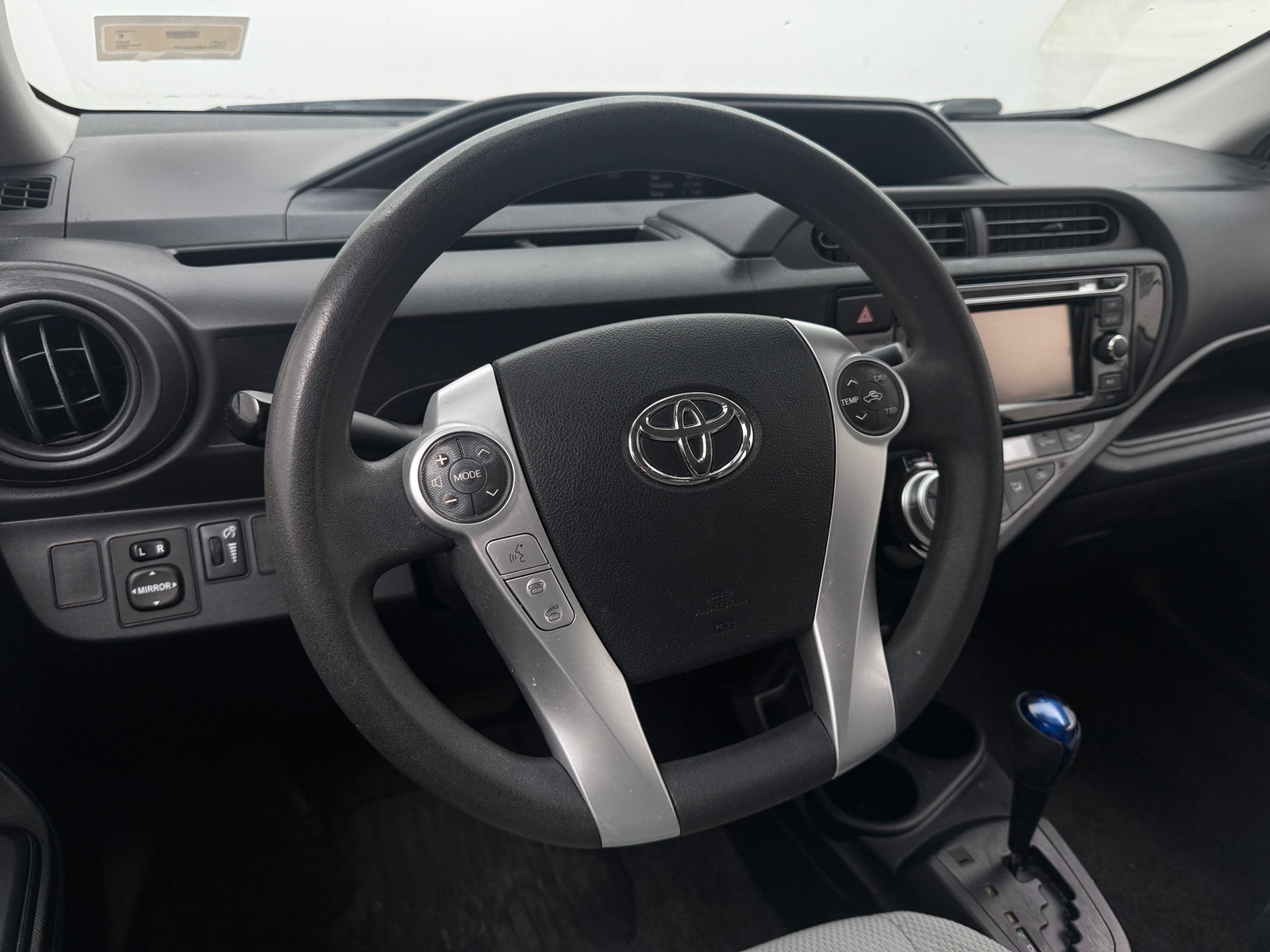 Thumbnail: 2015 Toyota Prius c - 5
