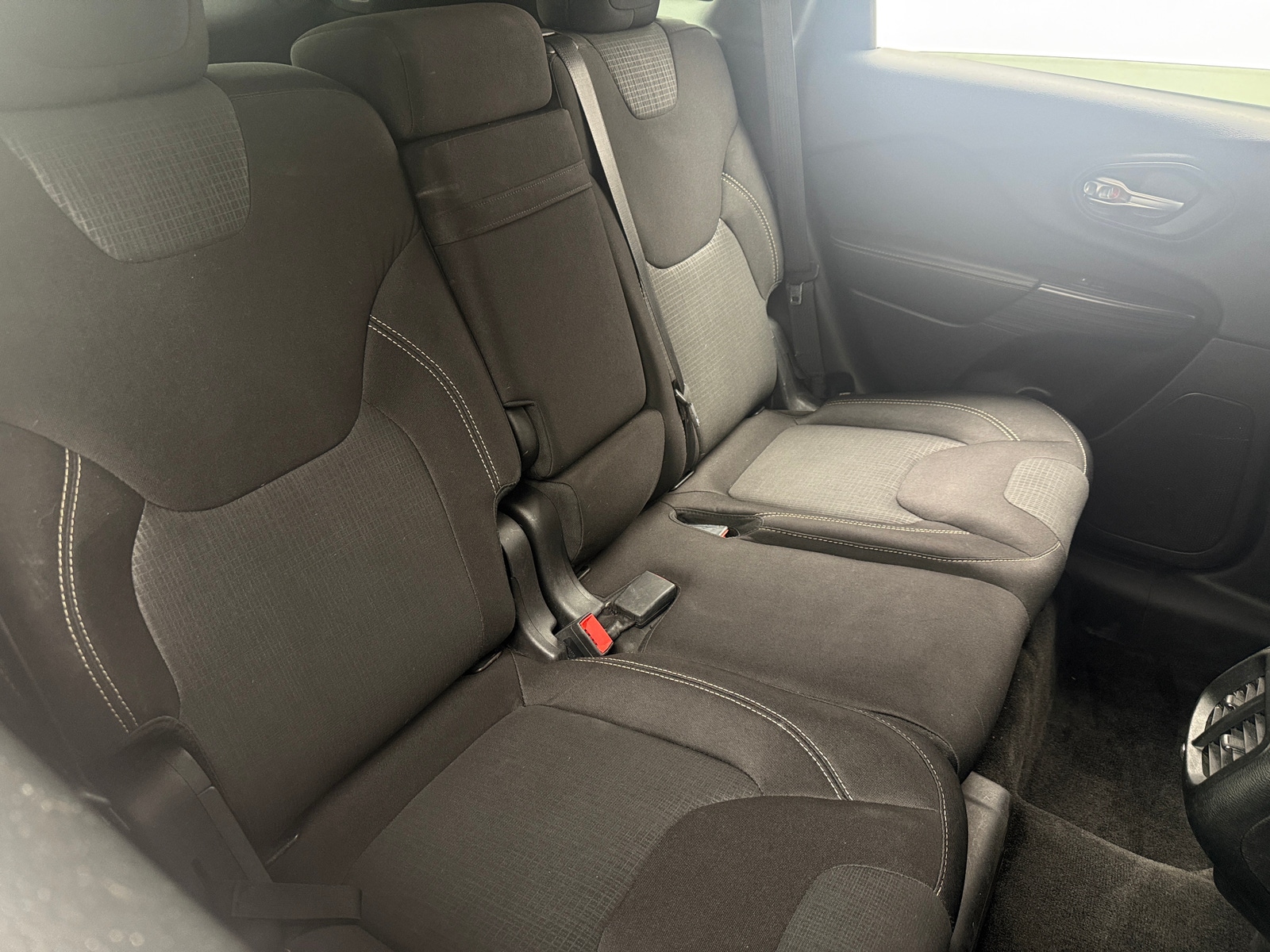 Thumbnail: 2015 Jeep Cherokee - 6