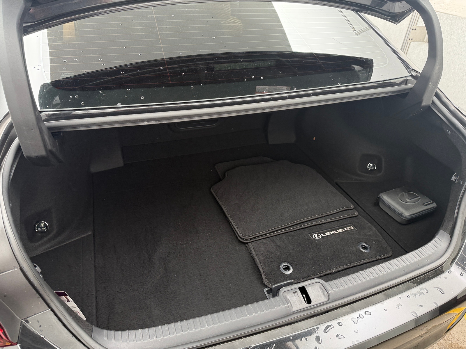 Thumbnail: 2024 Lexus ES - 6