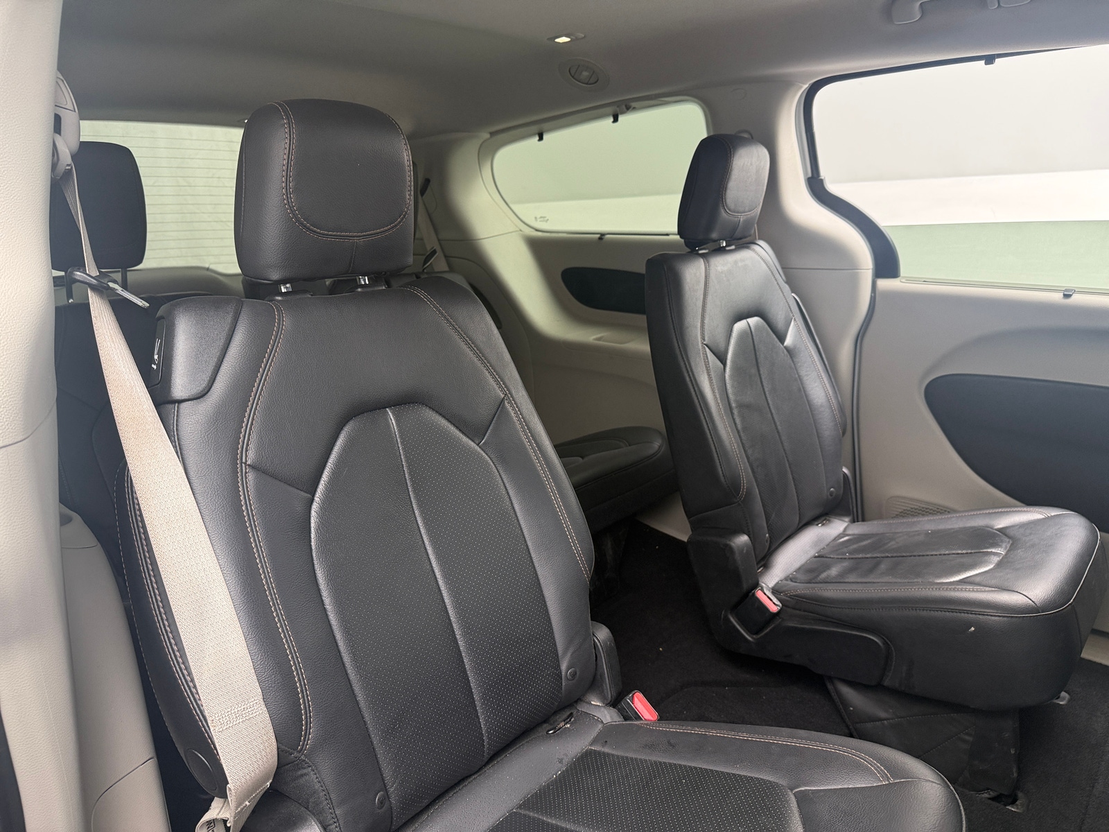 Thumbnail: 2018 Chrysler Pacifica - 5