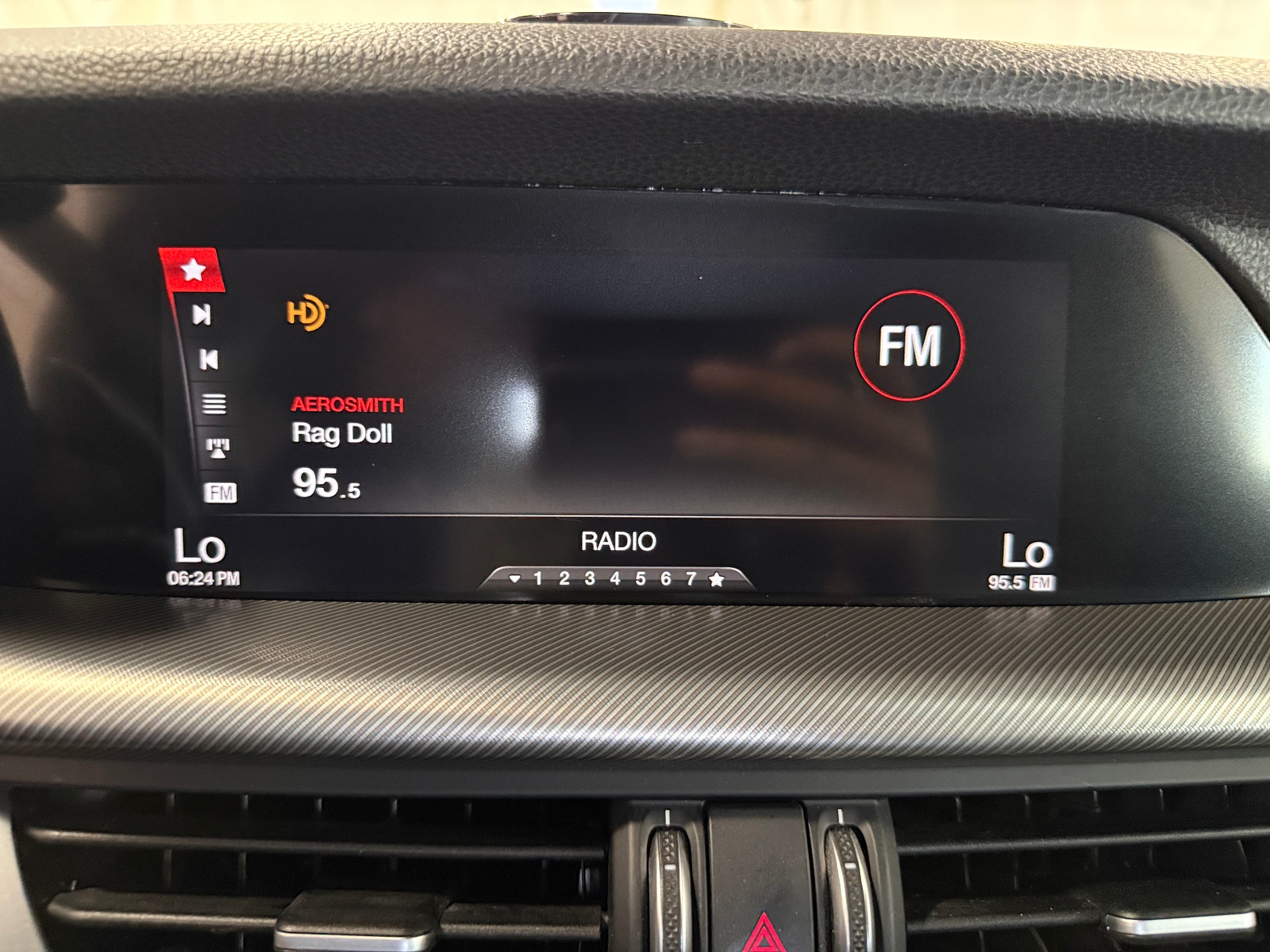 Thumbnail: 2019 Alfa Romeo Stelvio - 3