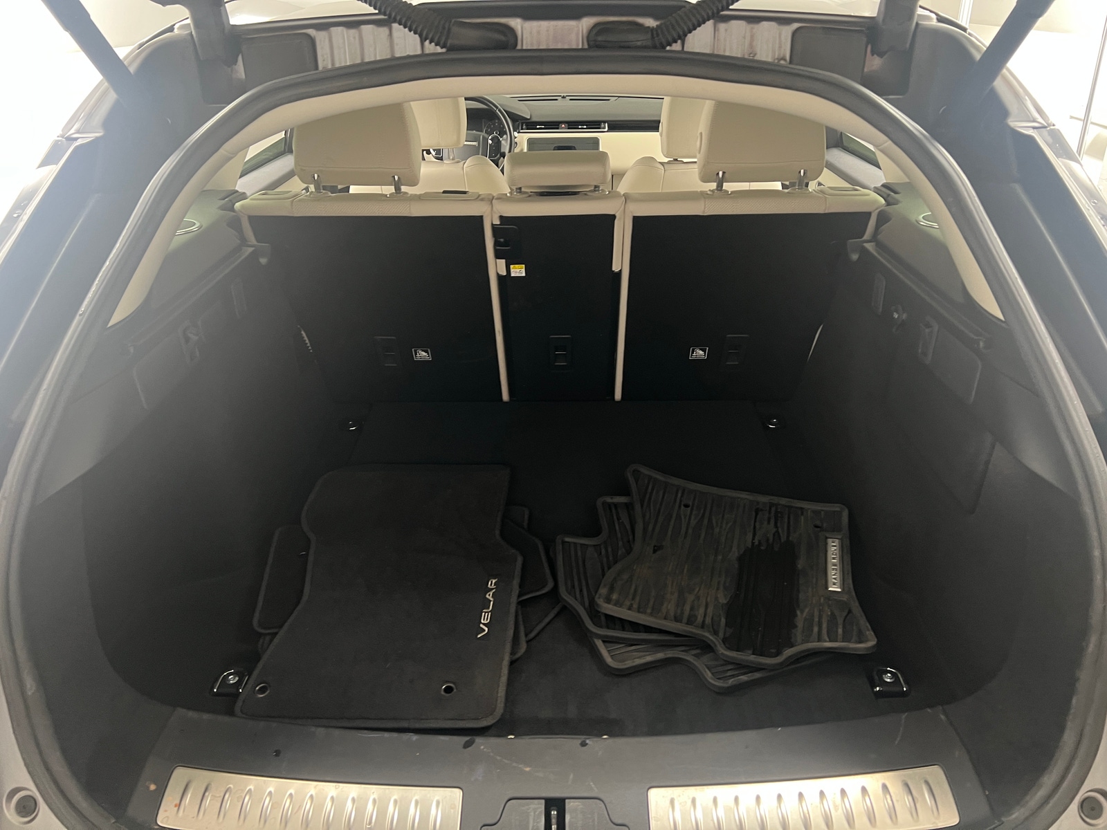 Thumbnail: 2020 Land Rover Range Rover Velar - 6