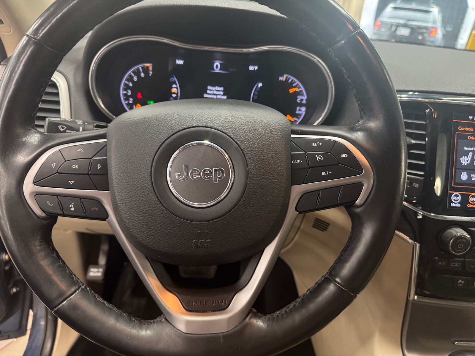 Thumbnail: 2020 Jeep Grand Cherokee - 4