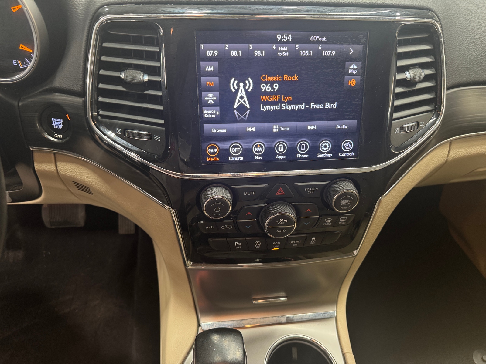 Thumbnail: 2020 Jeep Grand Cherokee - 3