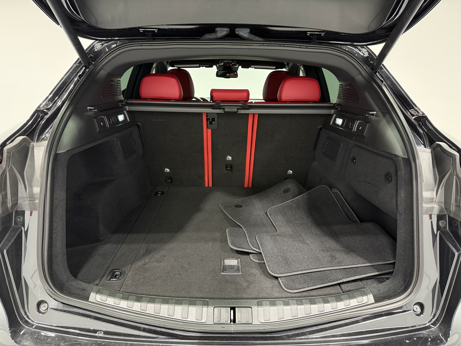 Thumbnail: 2022 Alfa Romeo Stelvio - 6