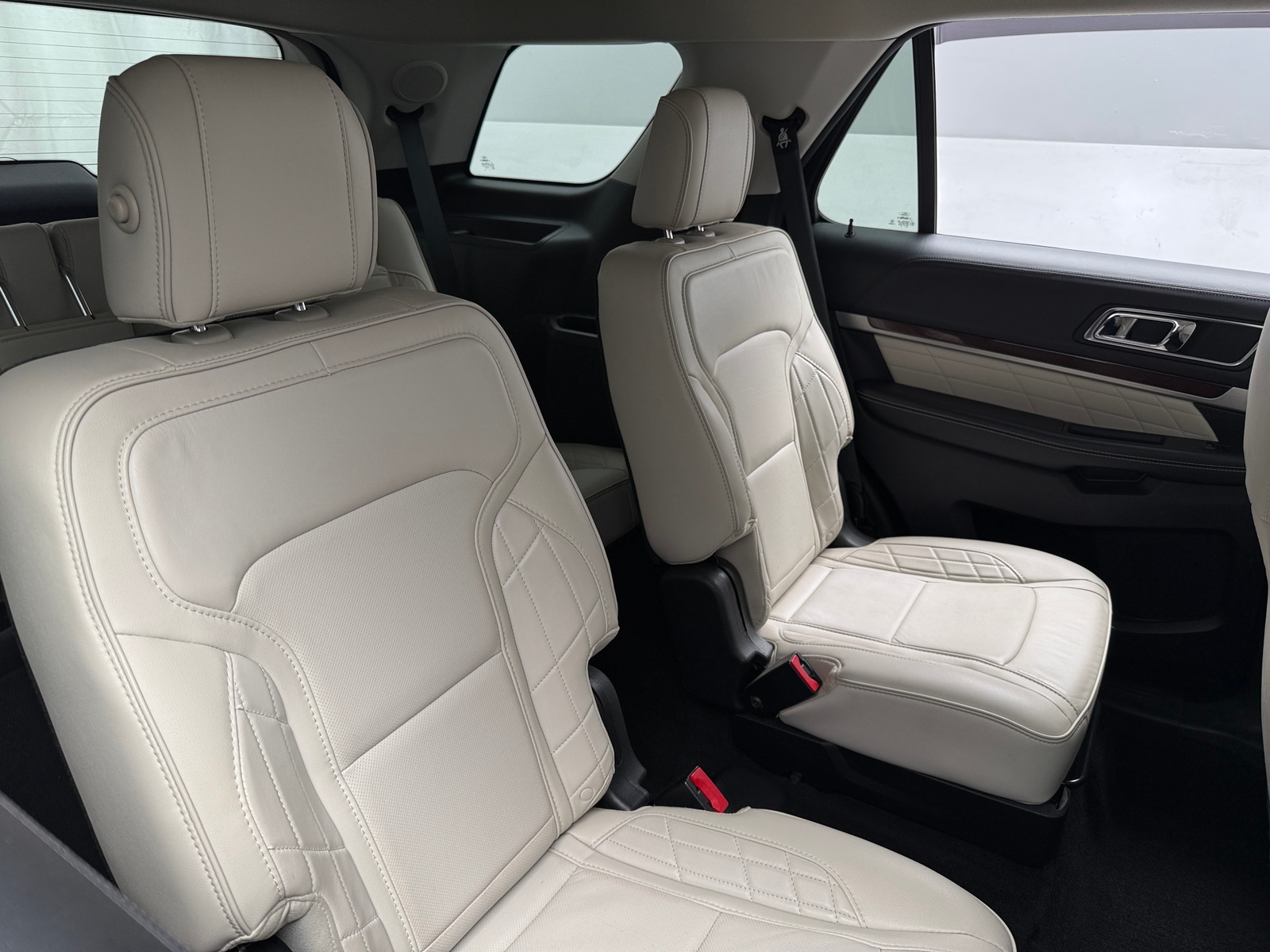 Thumbnail: 2019 Ford Explorer - 5