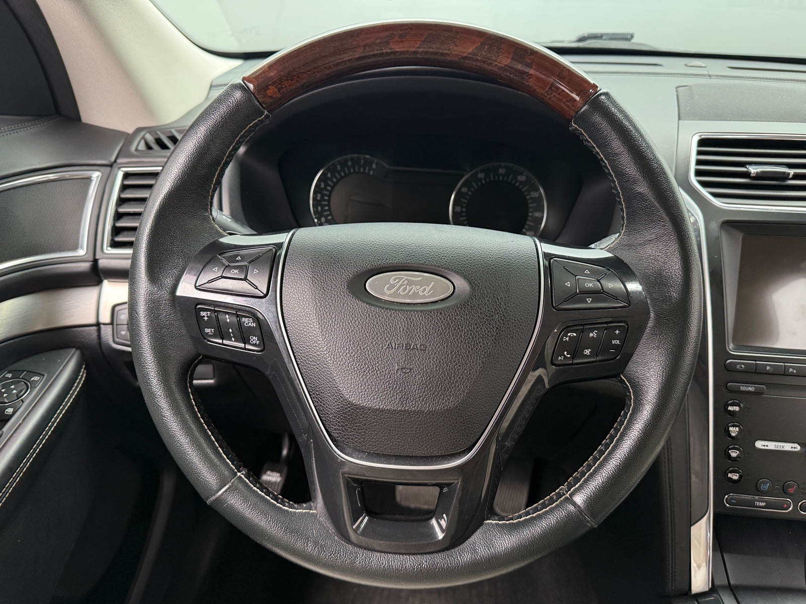 Thumbnail: 2019 Ford Explorer - 4