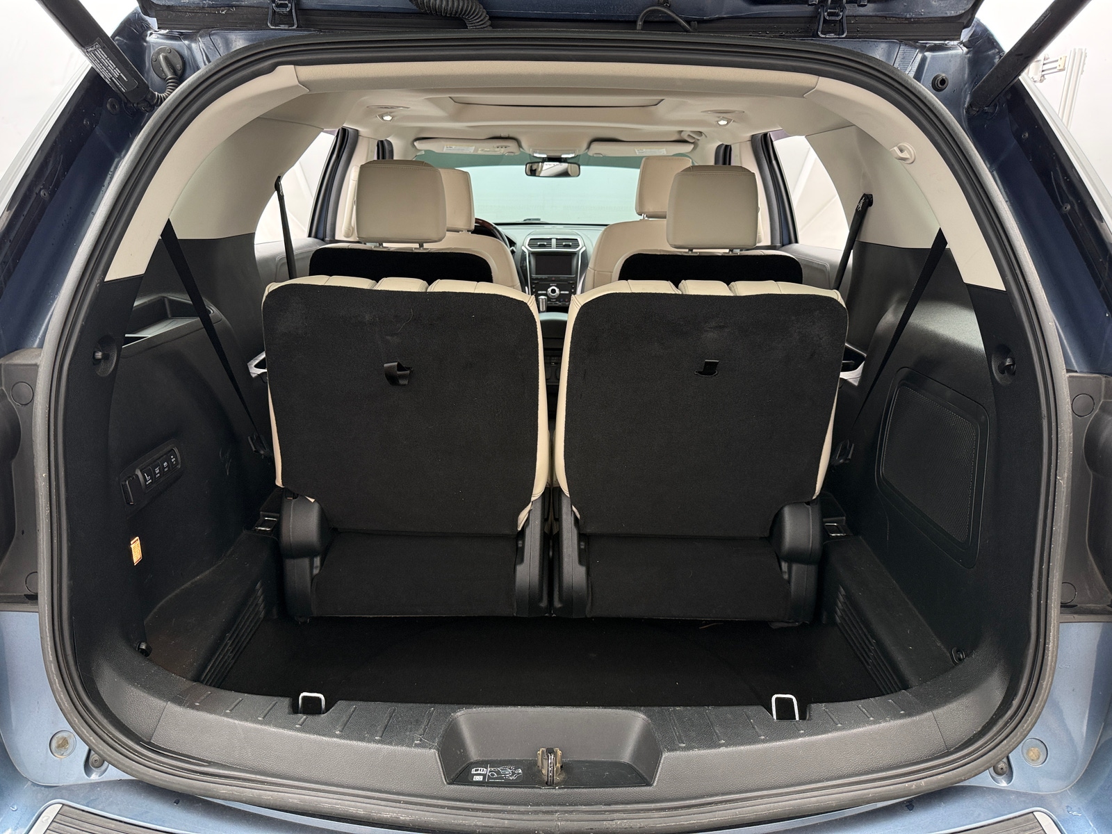 Thumbnail: 2019 Ford Explorer - 6