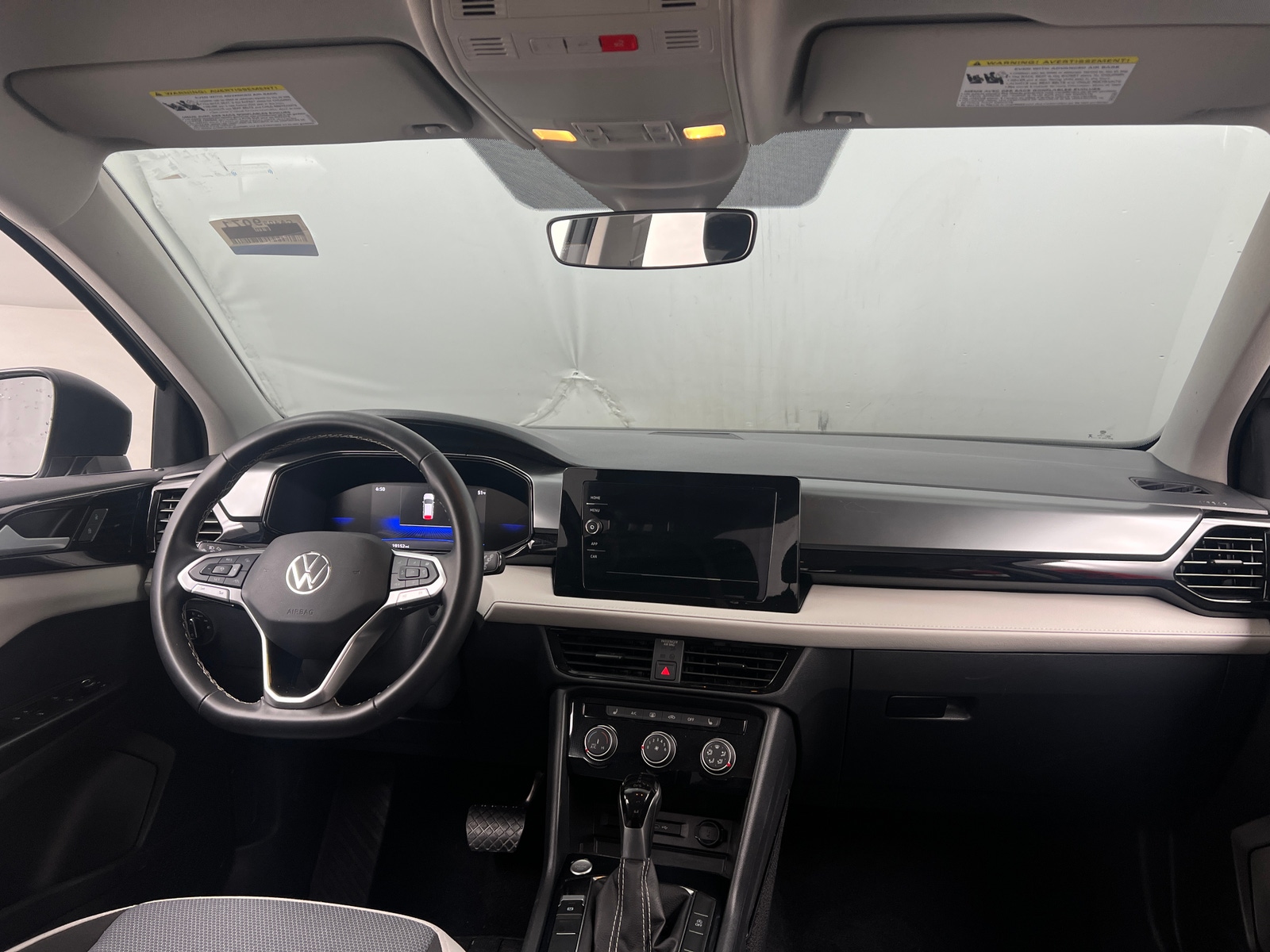 Thumbnail: 2025 Volkswagen Taos - 3