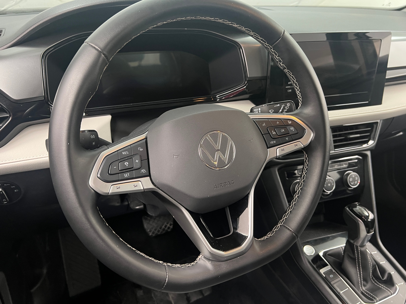 Thumbnail: 2025 Volkswagen Taos - 5