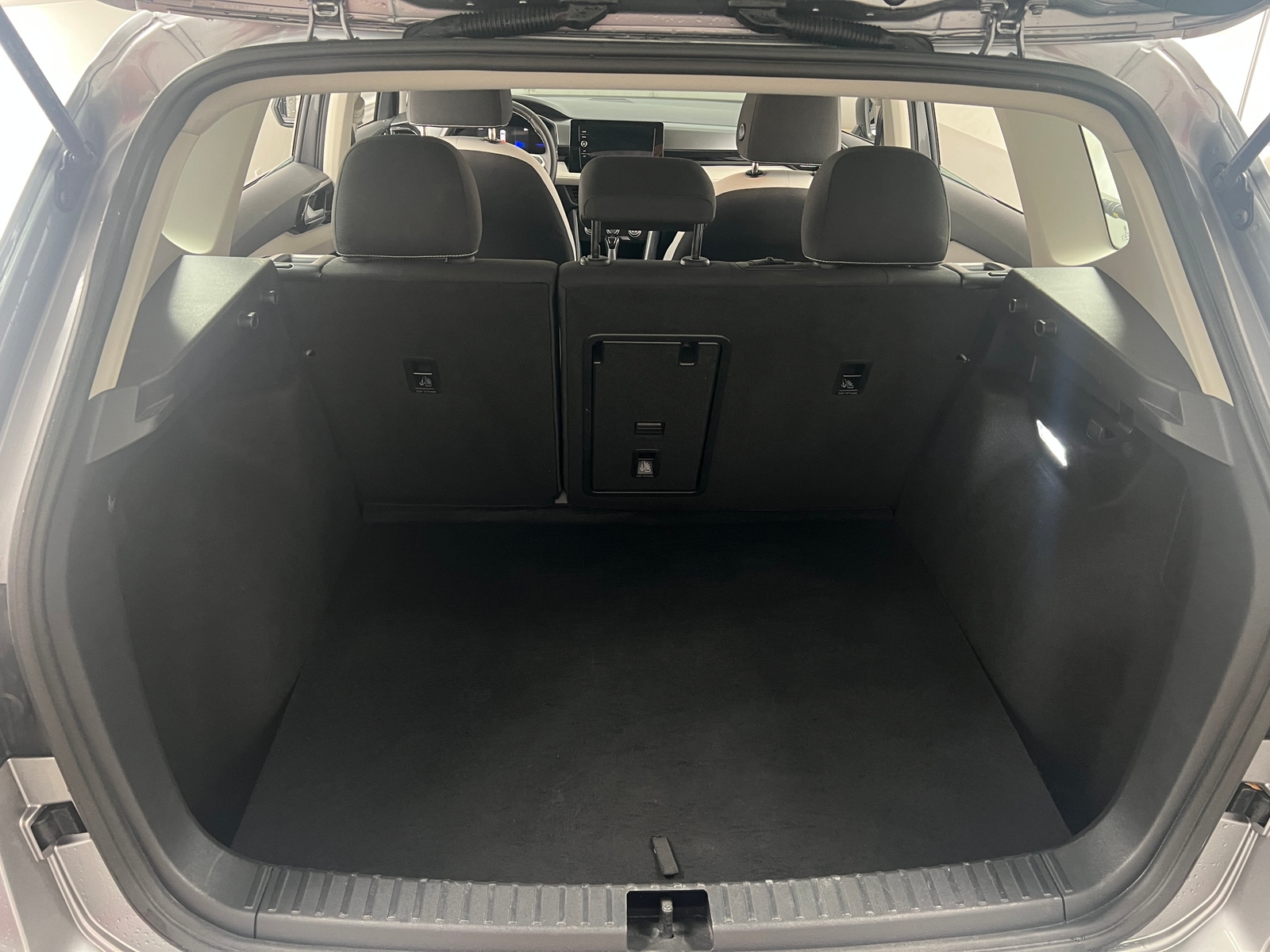 Thumbnail: 2025 Volkswagen Taos - 7