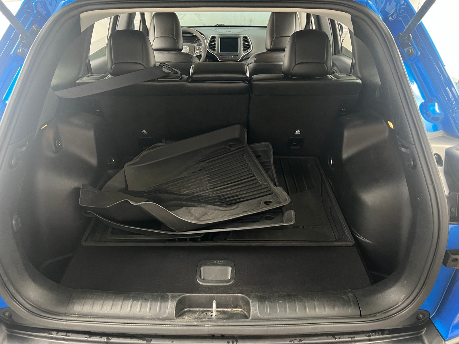 Thumbnail: 2022 Jeep Cherokee - 6