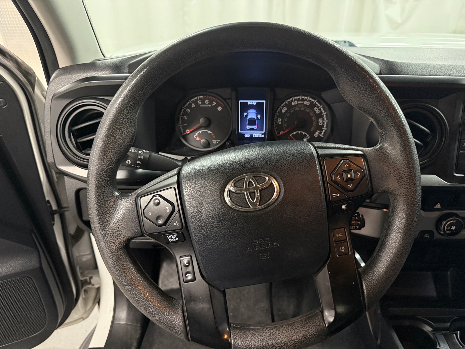 Thumbnail: 2018 Toyota Tacoma - 5