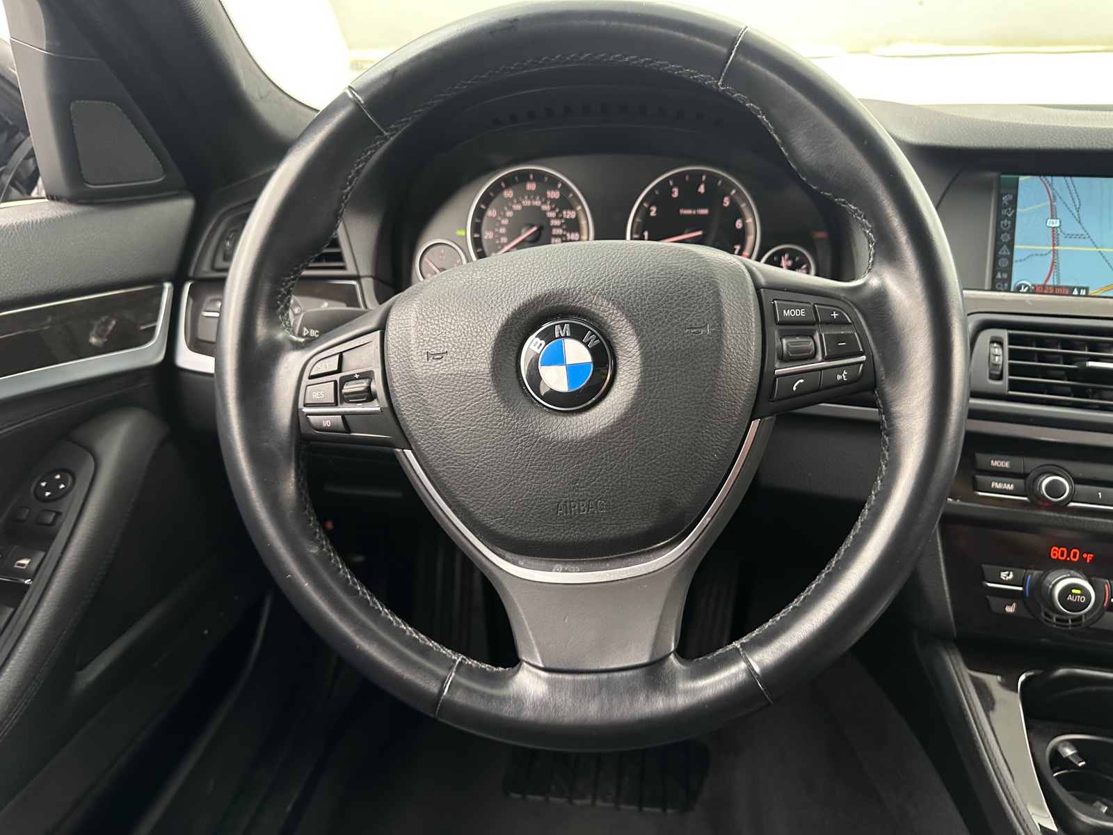 Thumbnail: 2012 BMW 5 Series - 4
