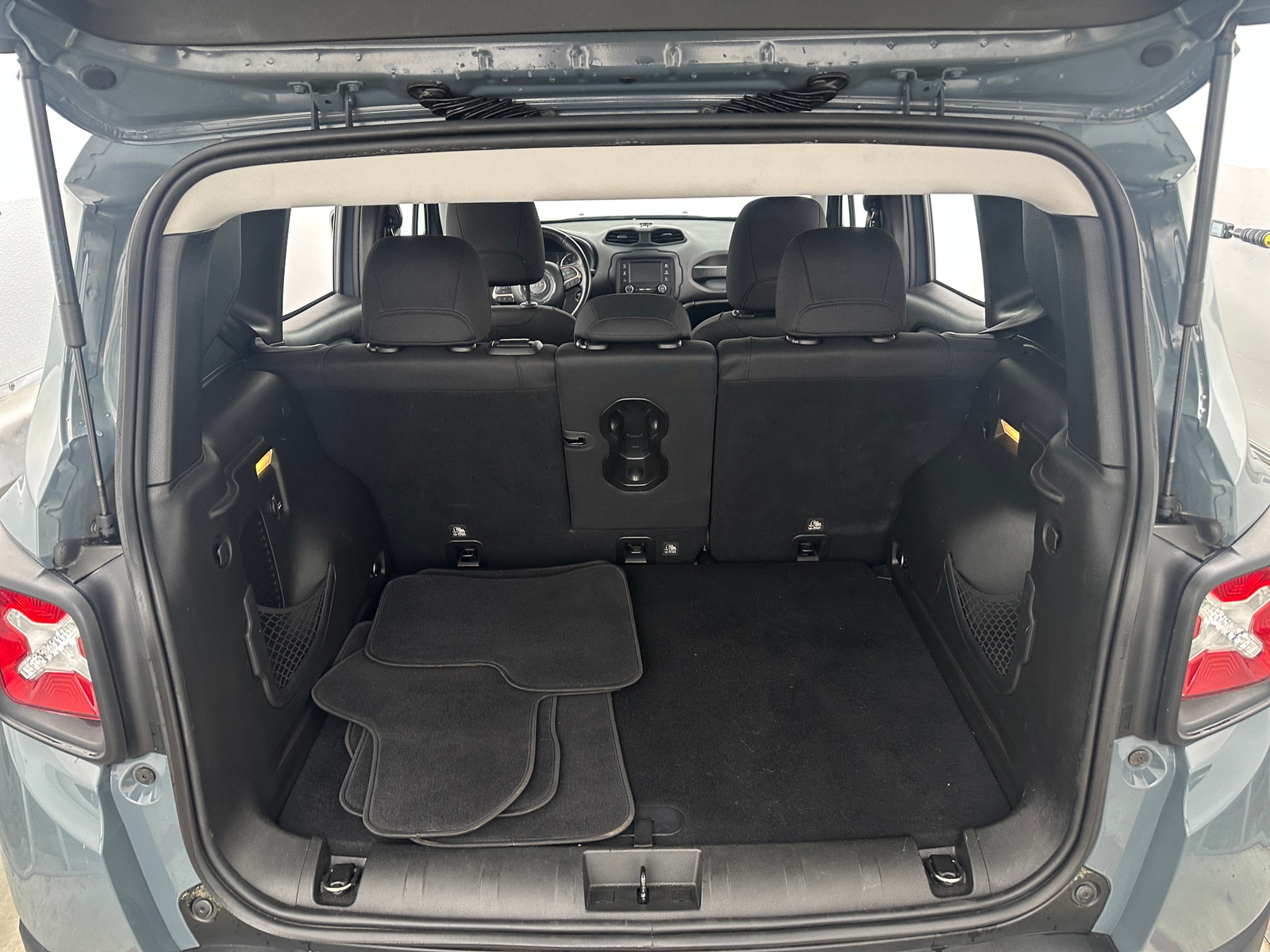 Thumbnail: 2017 Jeep Renegade - 6