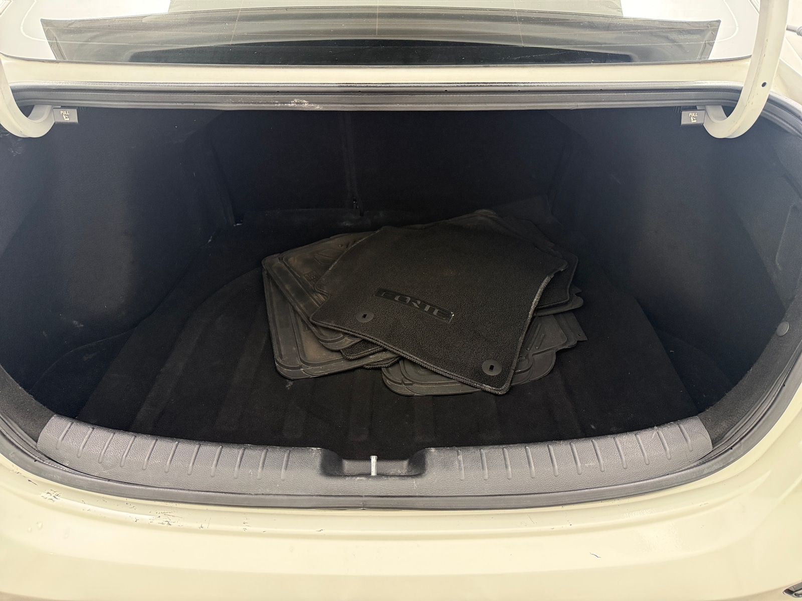 Thumbnail: 2020 Kia Forte - 7