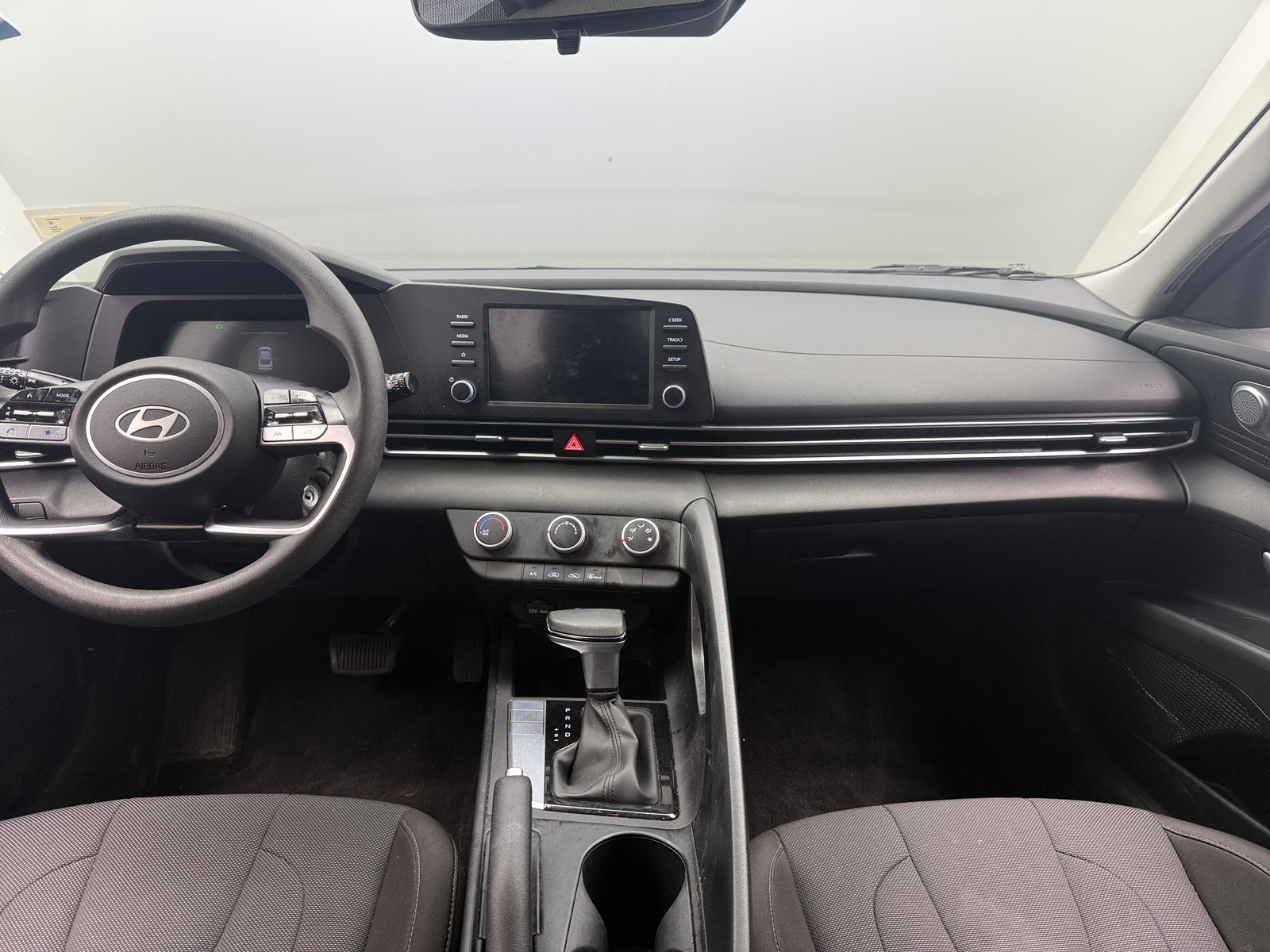 Thumbnail: 2024 Hyundai Elantra - 3