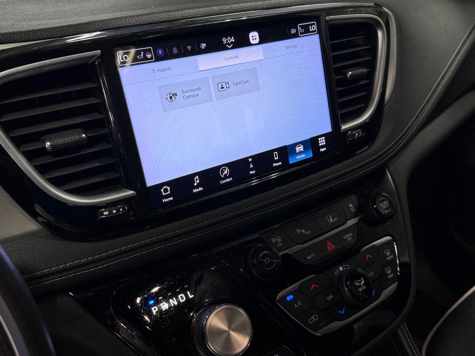 Thumbnail: 2021 Chrysler Pacifica - 3