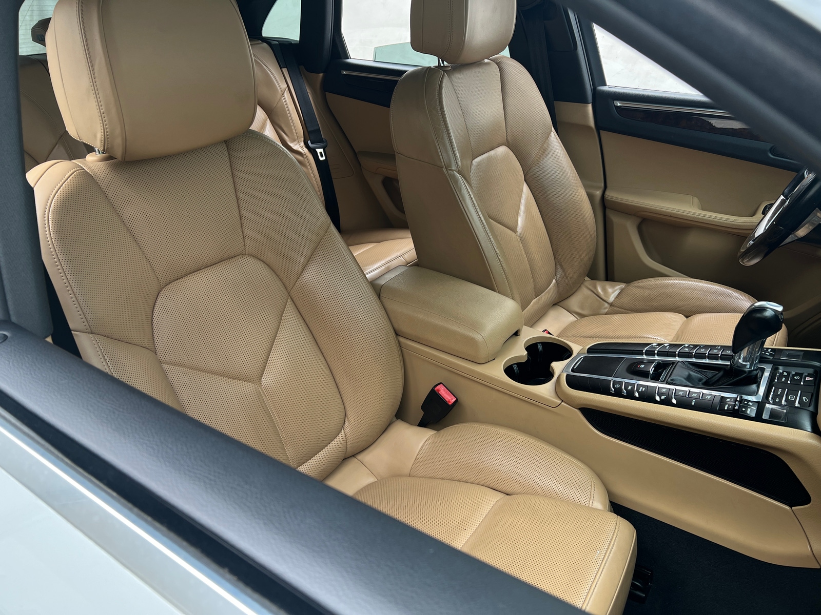 Thumbnail: 2018 Porsche Macan - 2