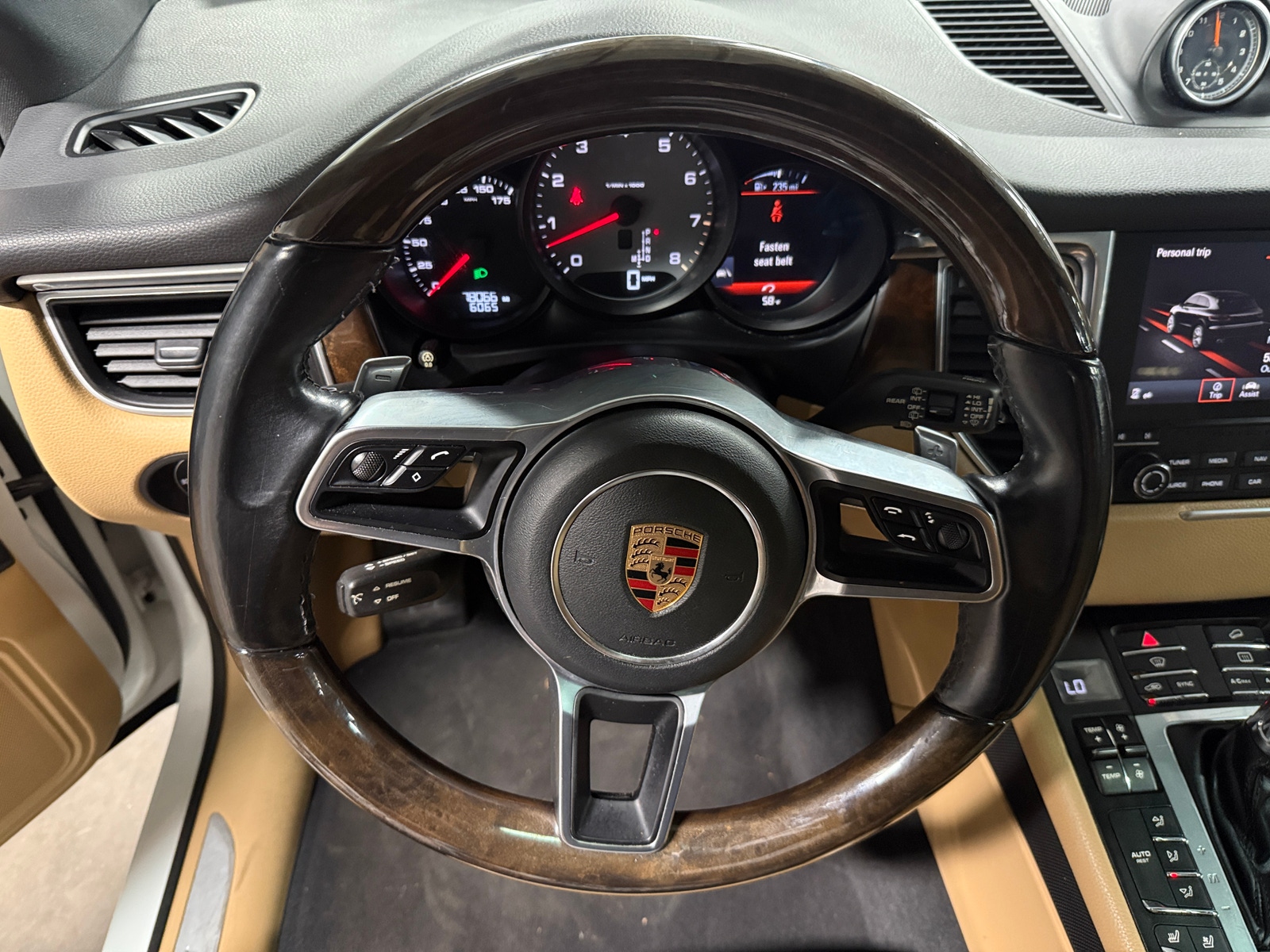 Thumbnail: 2018 Porsche Macan - 5