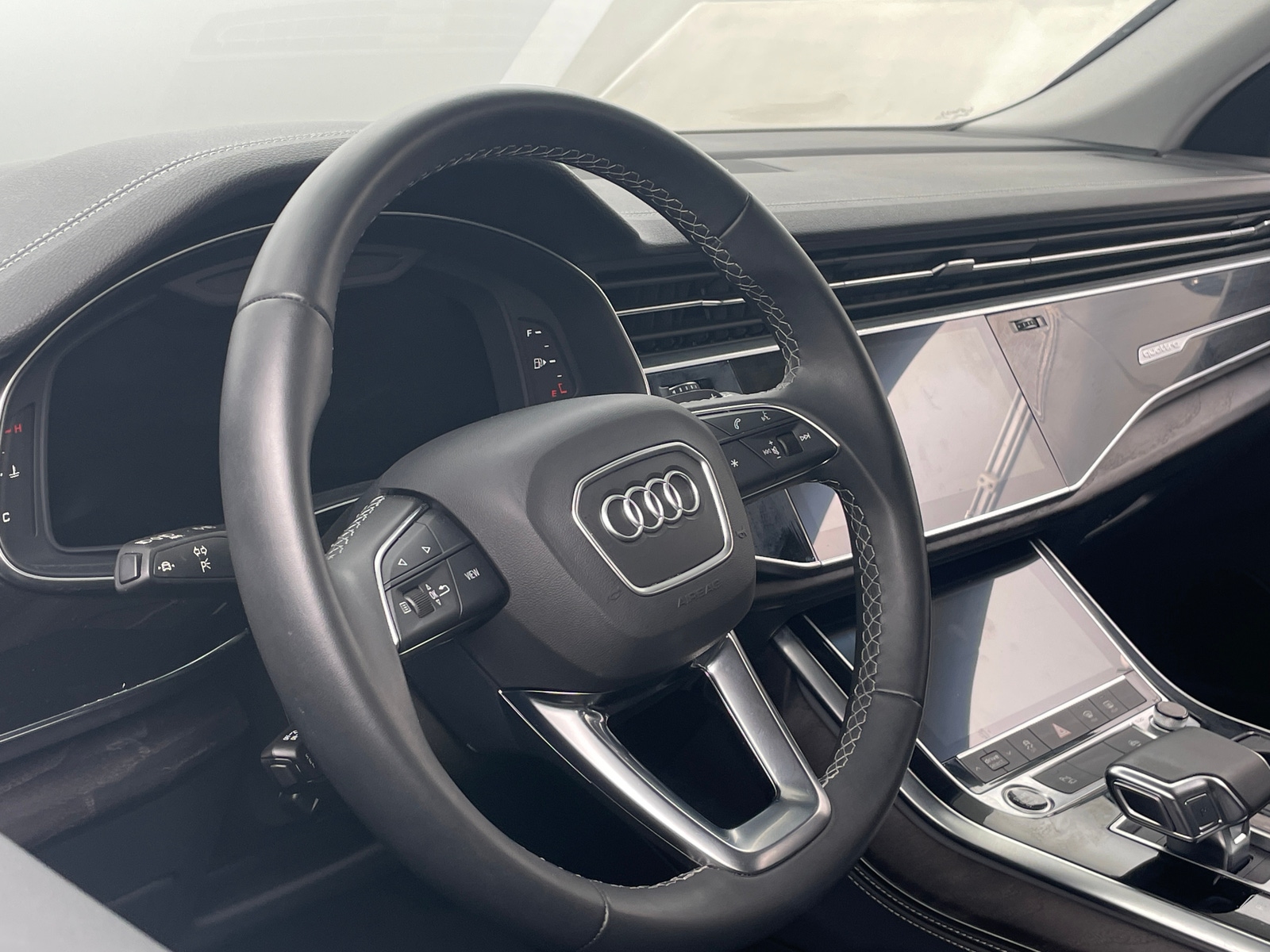 Thumbnail: 2023 Audi Q8 - 4