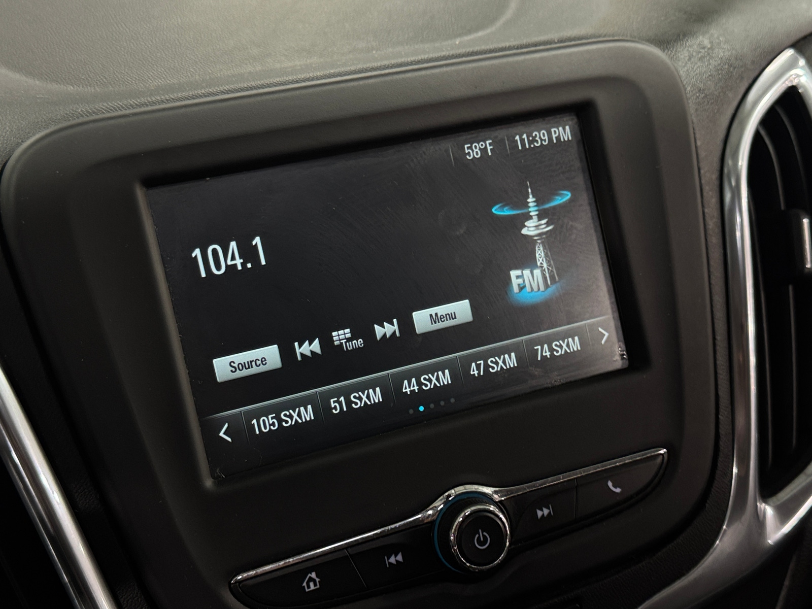 Thumbnail: 2018 Chevrolet Equinox - 4