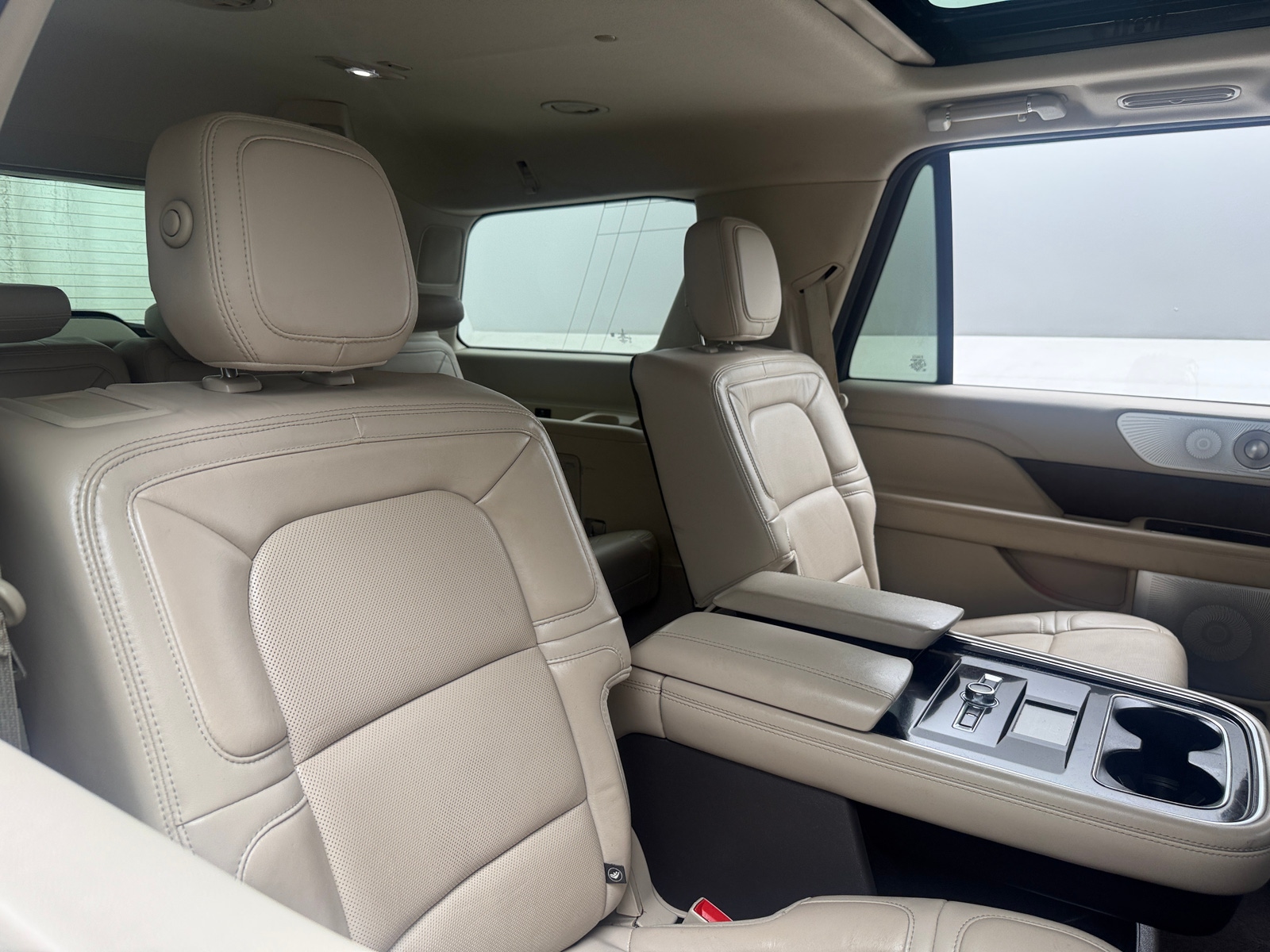 Thumbnail: 2020 Lincoln Navigator - 5