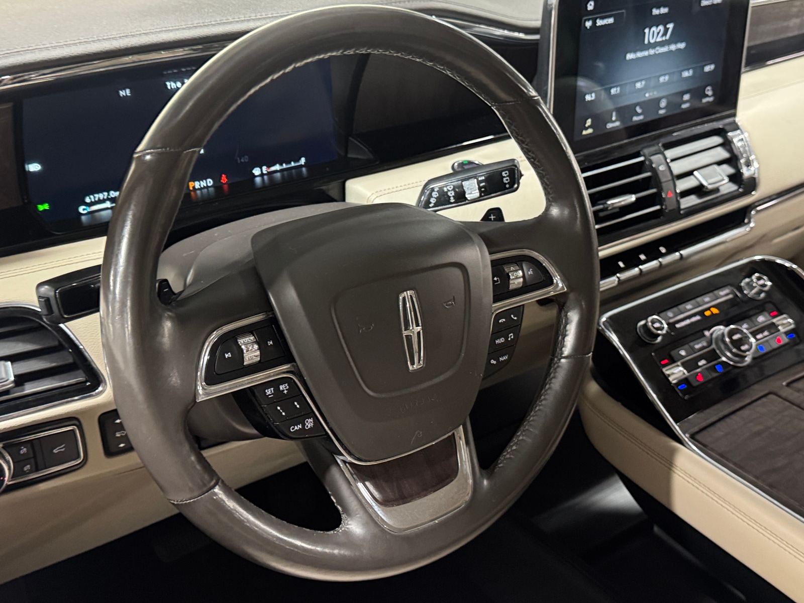 Thumbnail: 2020 Lincoln Navigator - 4