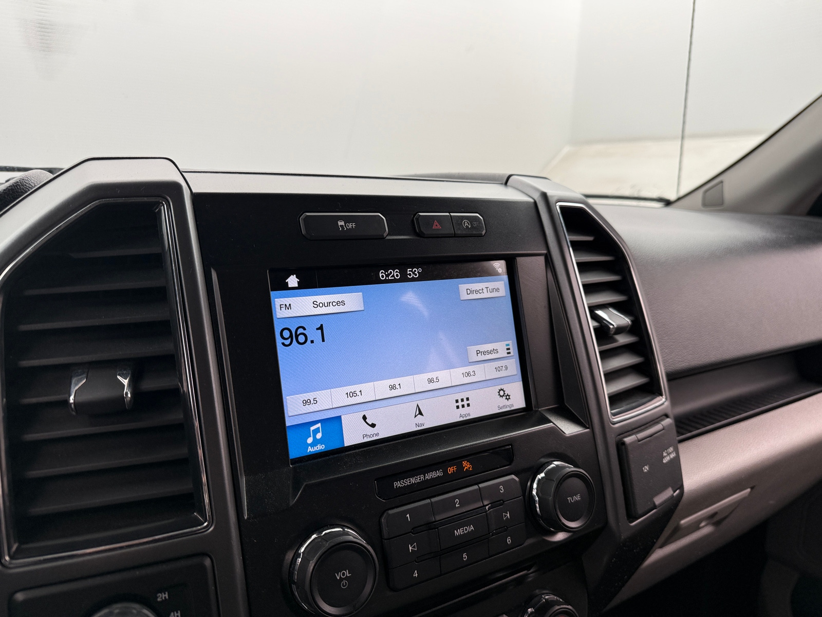 Thumbnail: 2017 Ford Econoline - 4