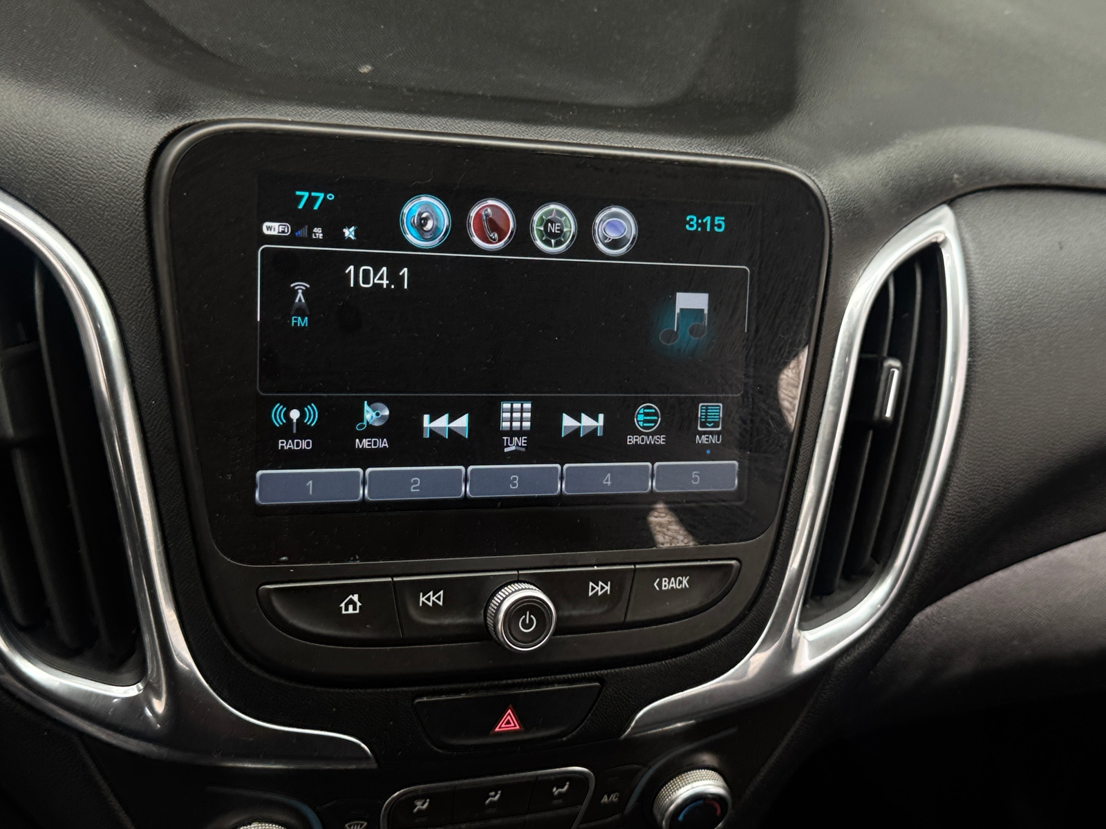 Thumbnail: 2018 Chevrolet Equinox - 4